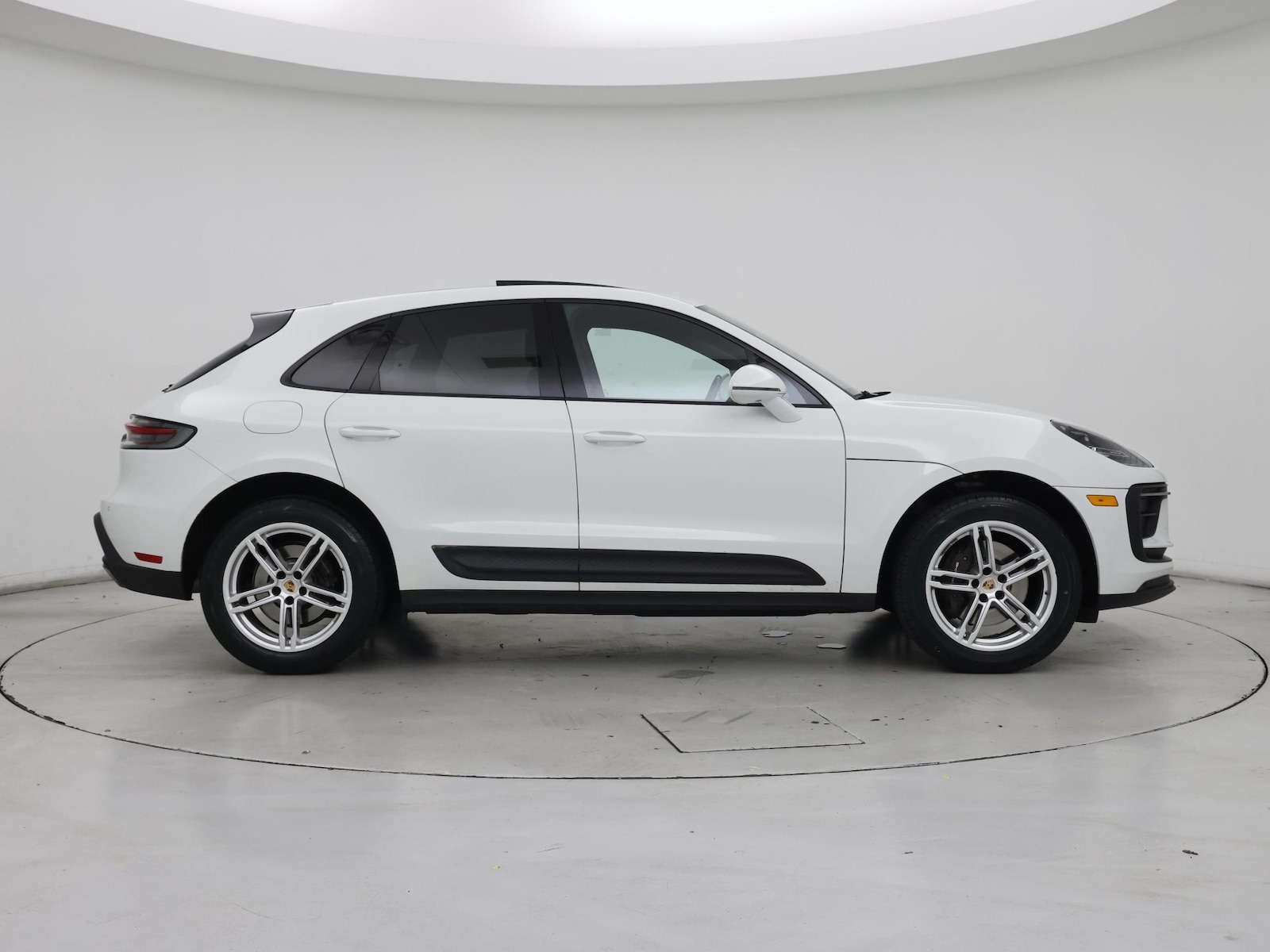 2024 Porsche Macan T - Photo 8