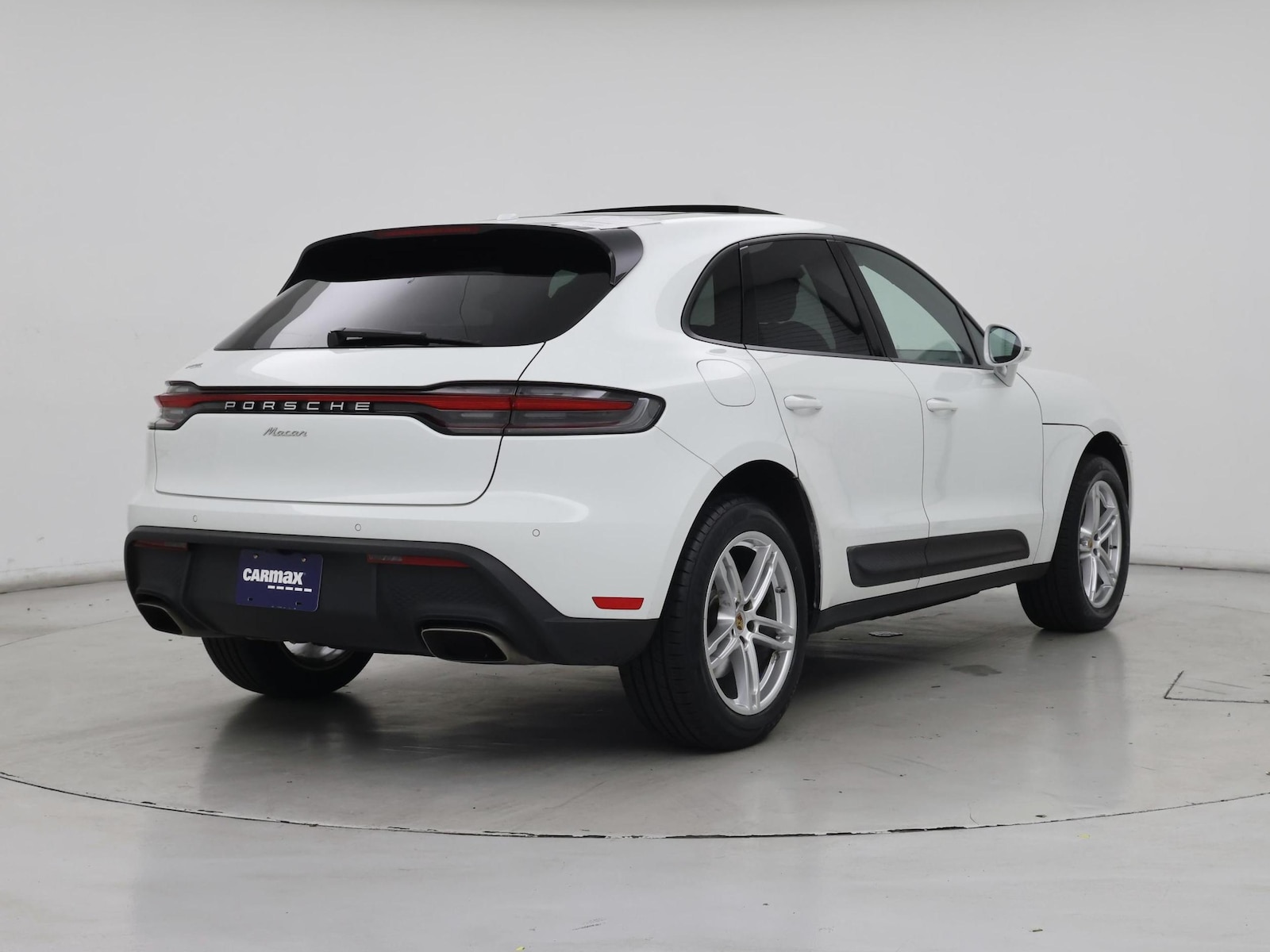 2024 Porsche Macan T - Photo 9