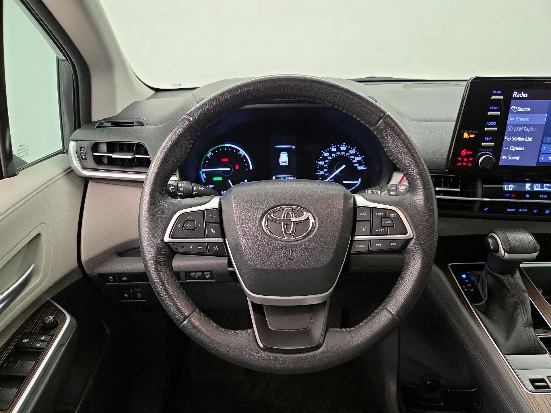 Thumbnail: 2023 Toyota Sienna - 10