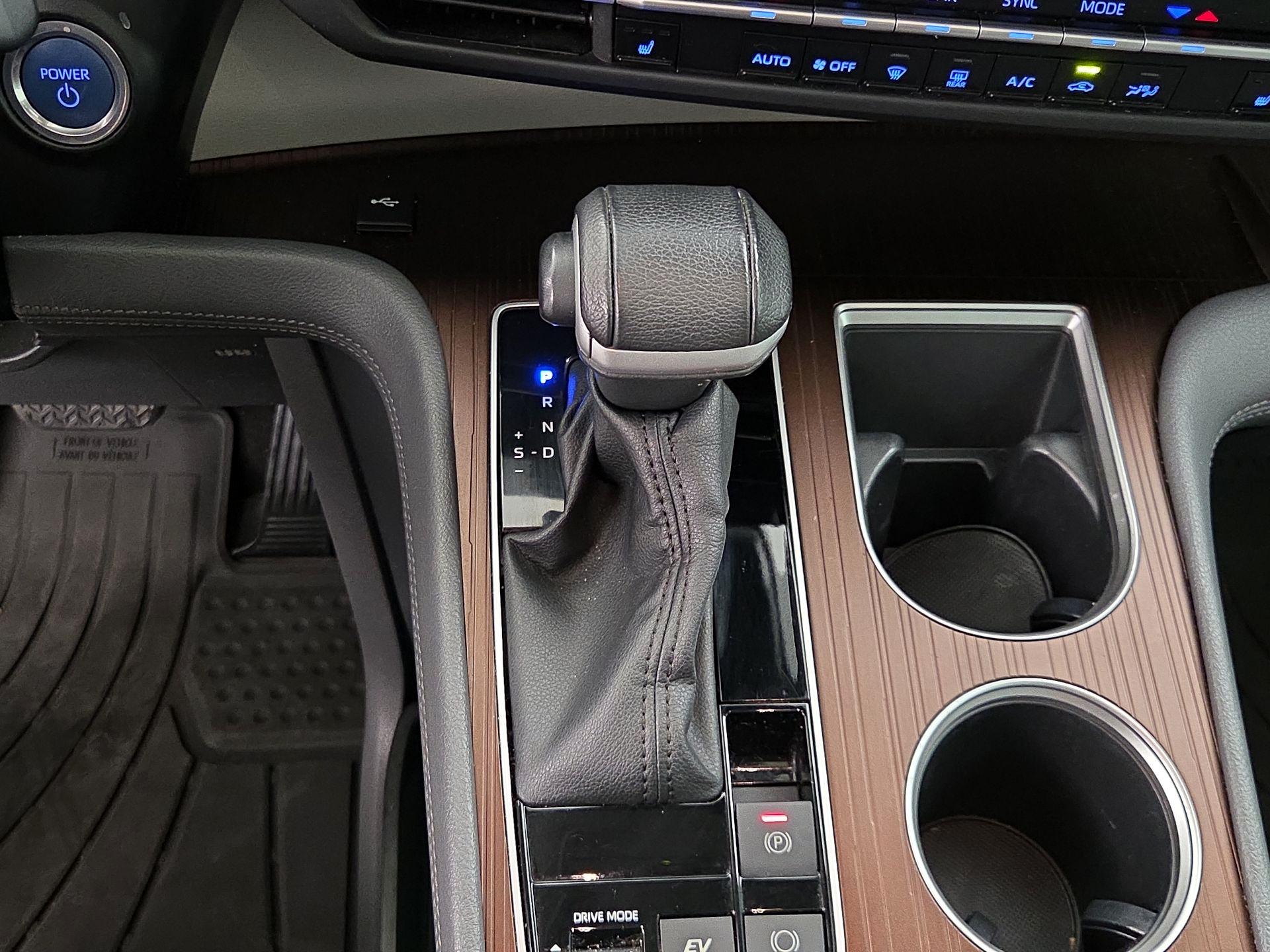 Thumbnail: 2023 Toyota Sienna - 17