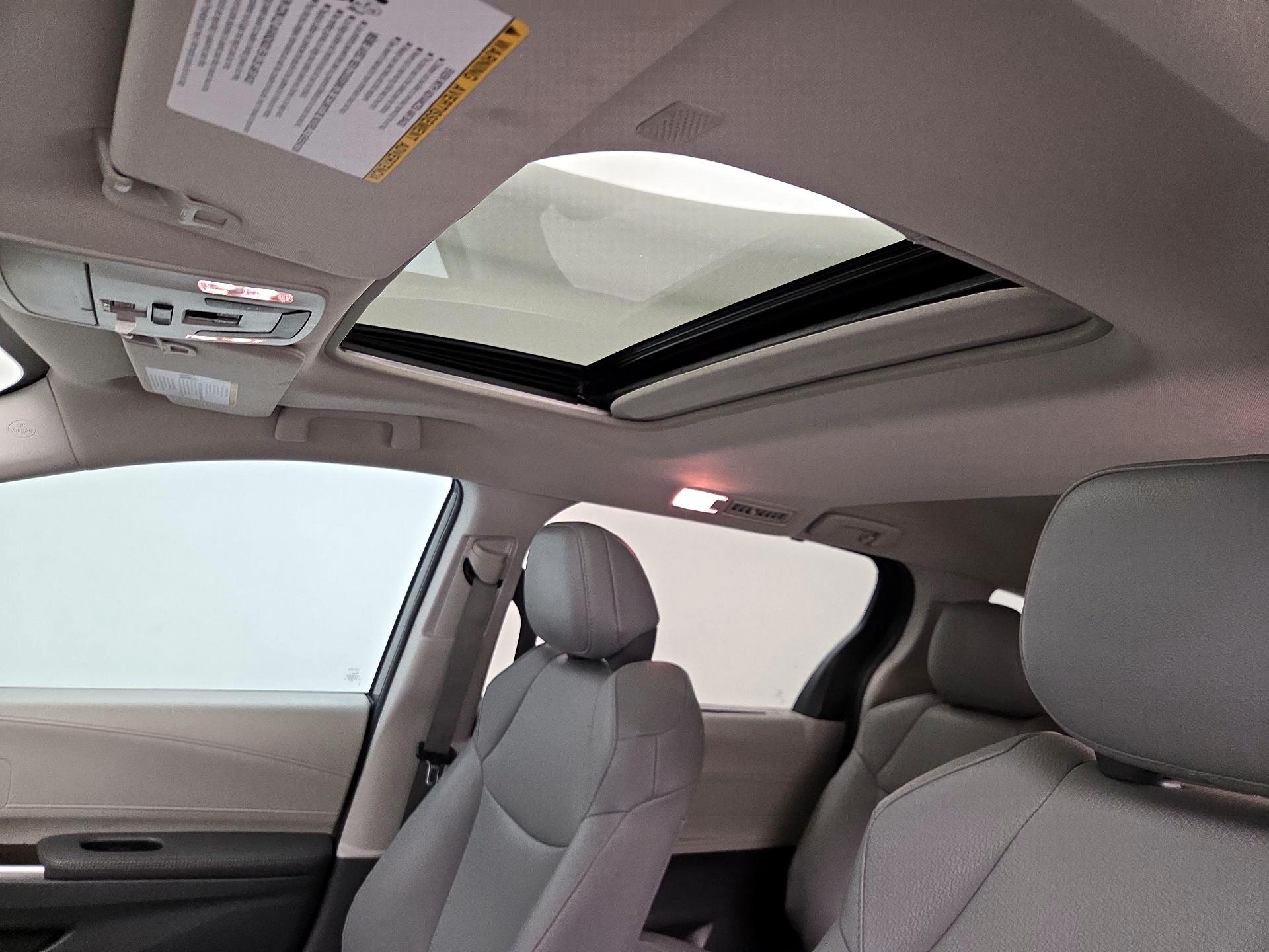 Thumbnail: 2023 Toyota Sienna - 19