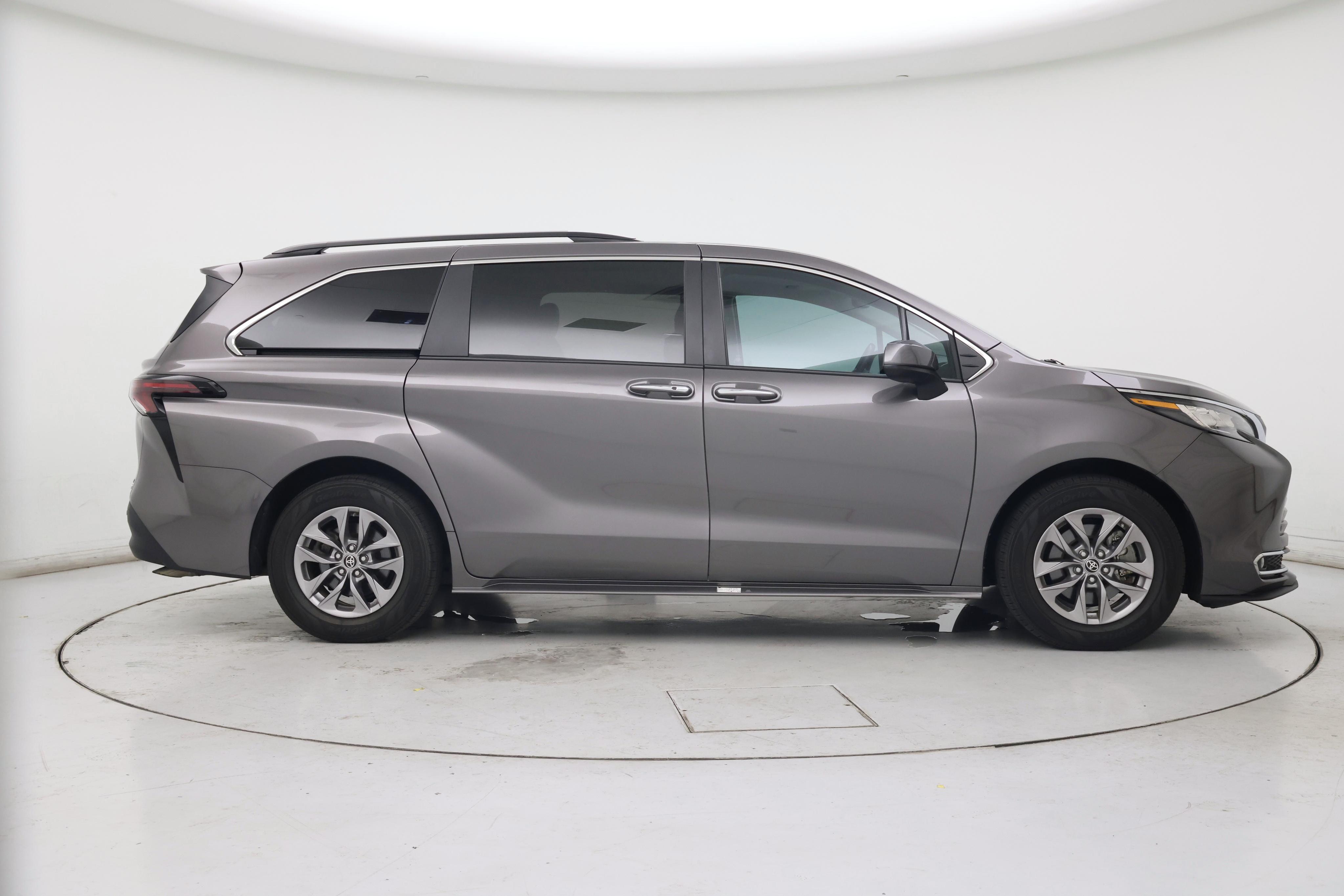 Thumbnail: 2023 Toyota Sienna - 7