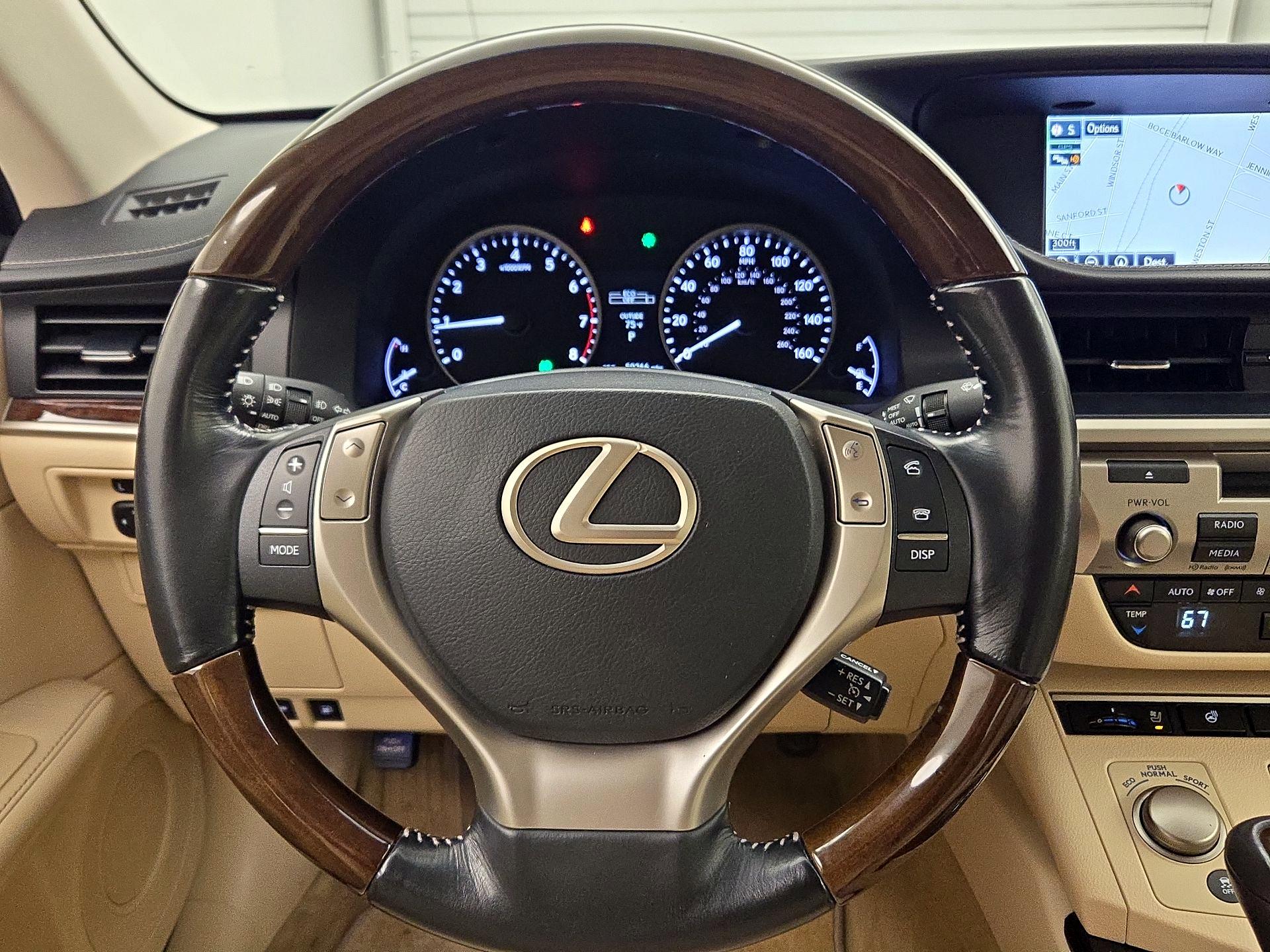 Thumbnail: 2015 Lexus ES - 10