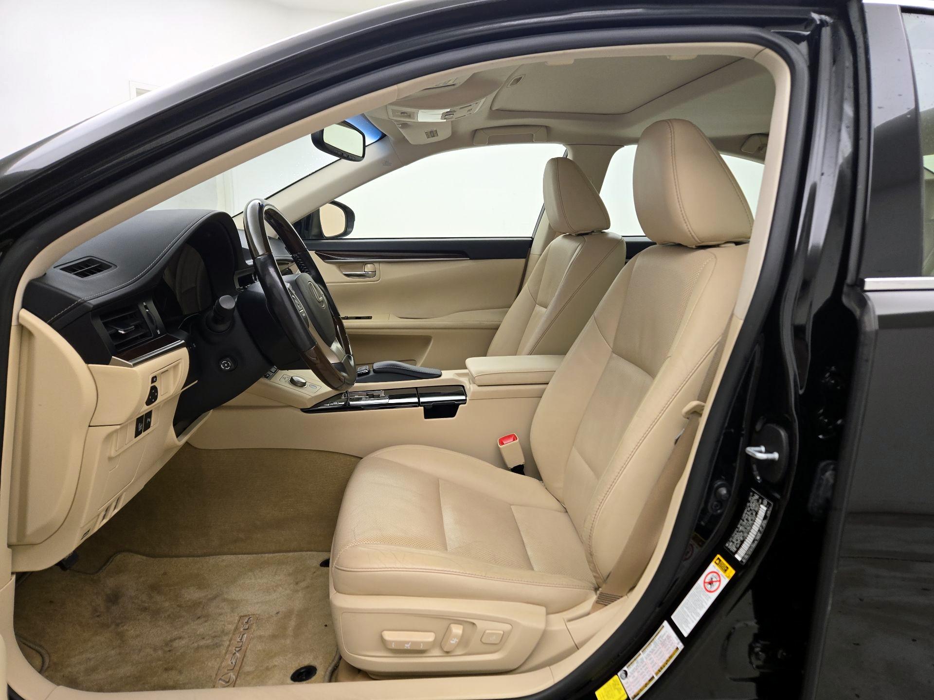 Thumbnail: 2015 Lexus ES - 11