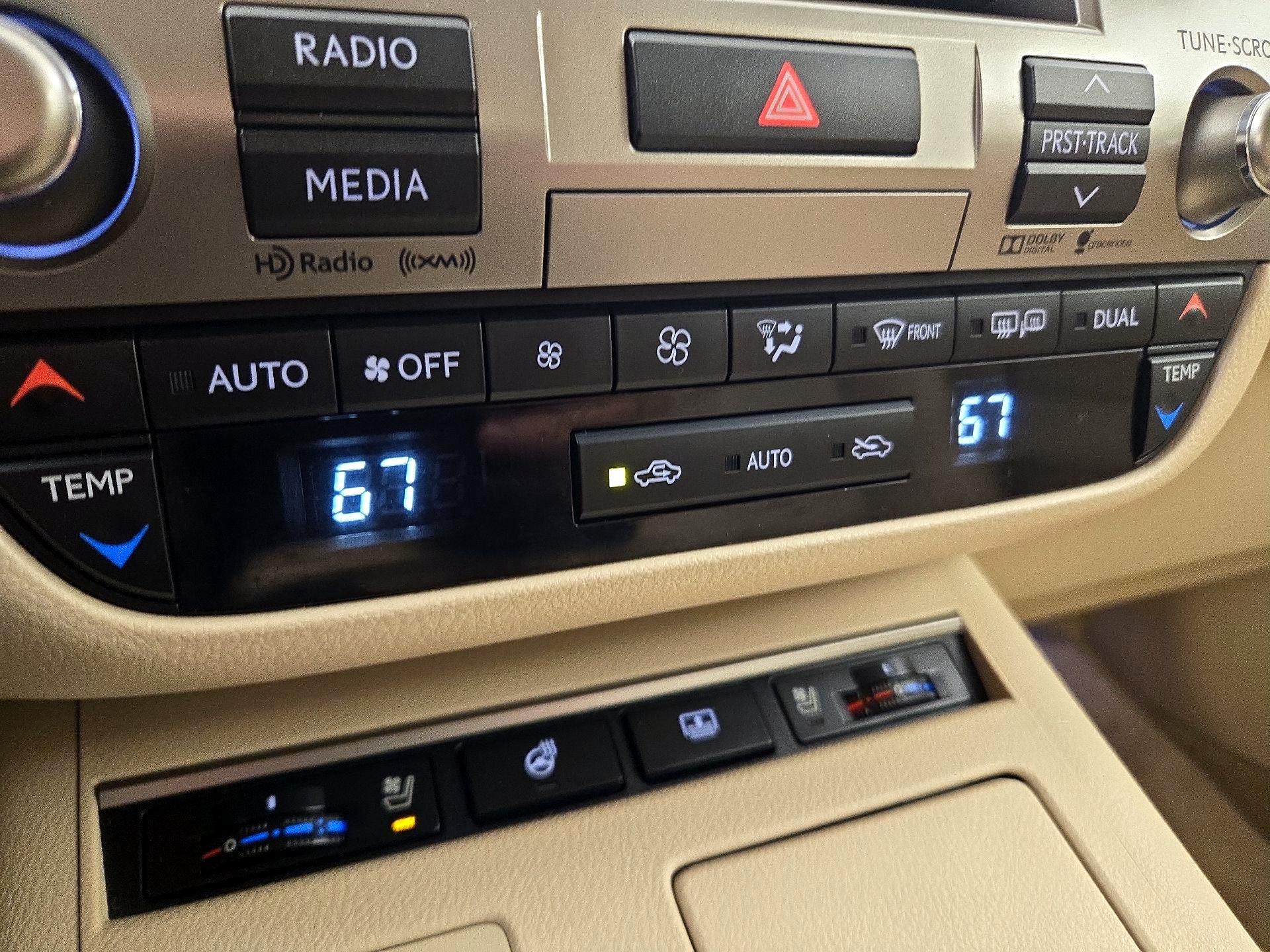 Thumbnail: 2015 Lexus ES - 15