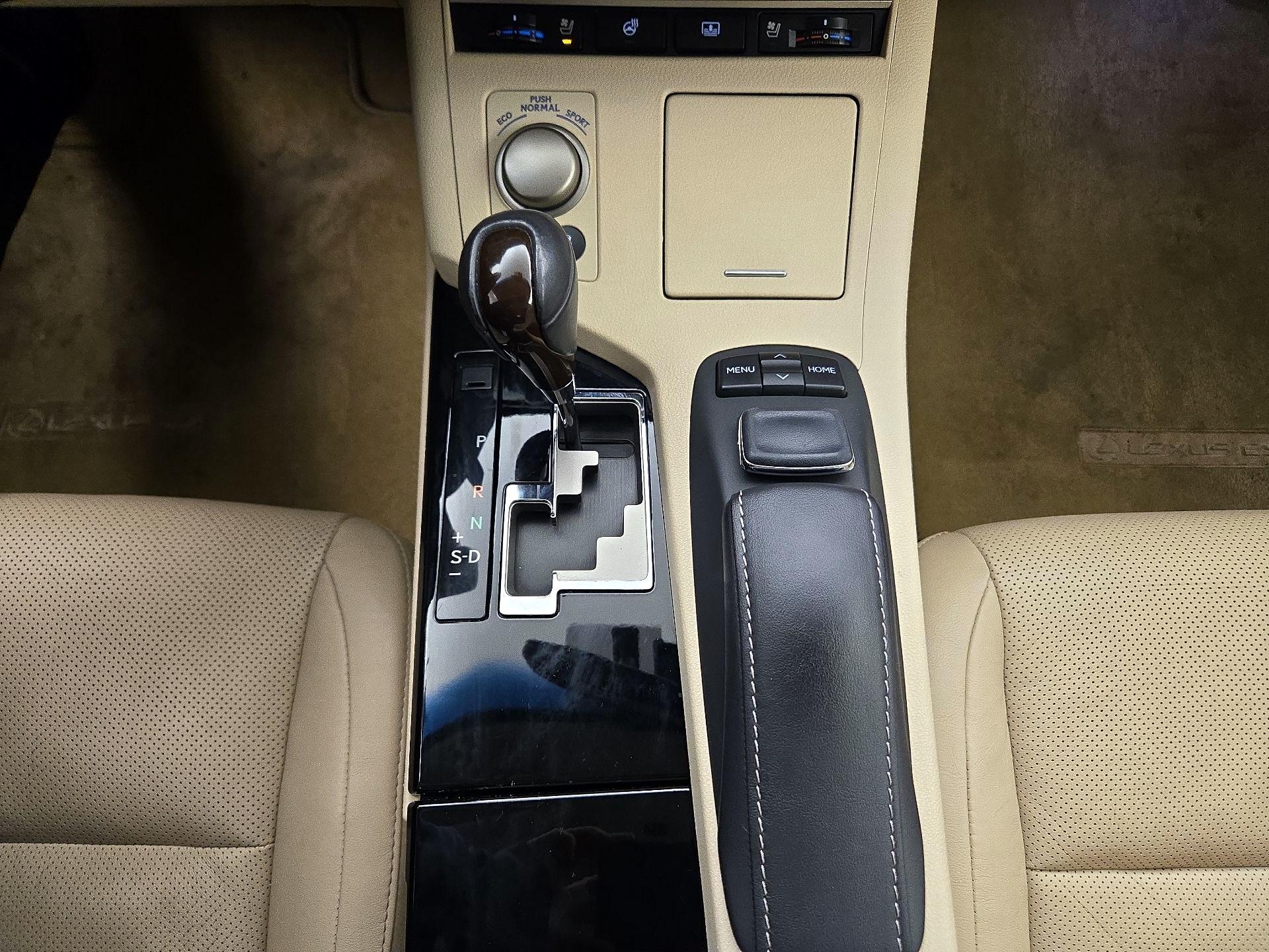 Thumbnail: 2015 Lexus ES - 16