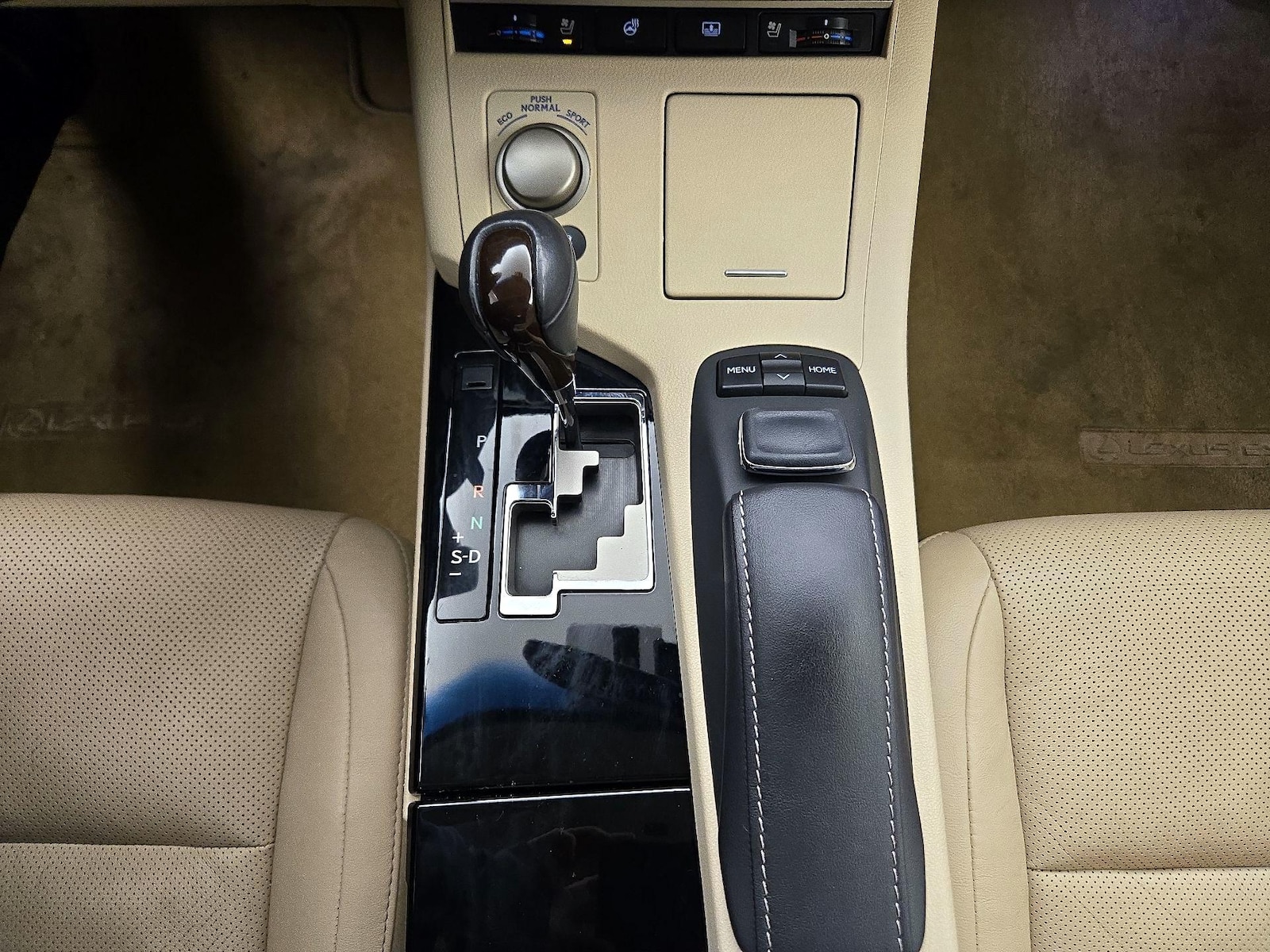 2015 Lexus ES 350 - Photo 17