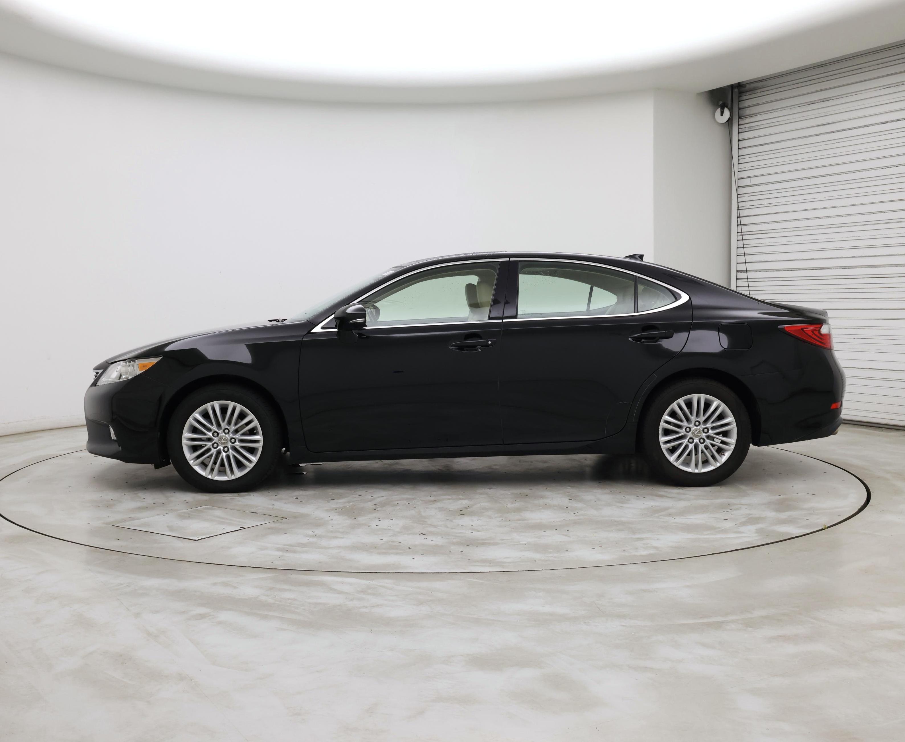 Thumbnail: 2015 Lexus ES - 3