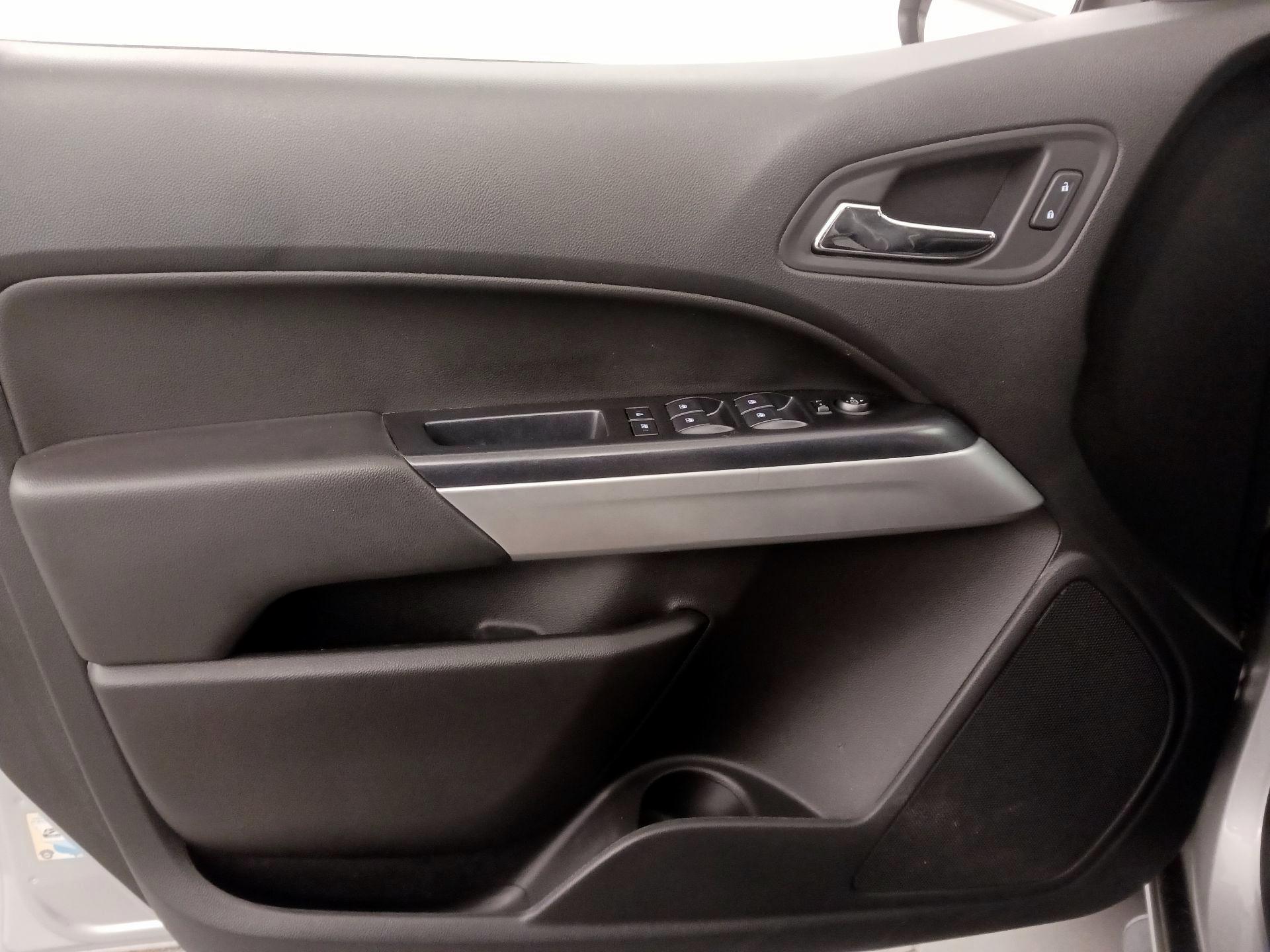 Thumbnail: 2019 Chevrolet Colorado - 12