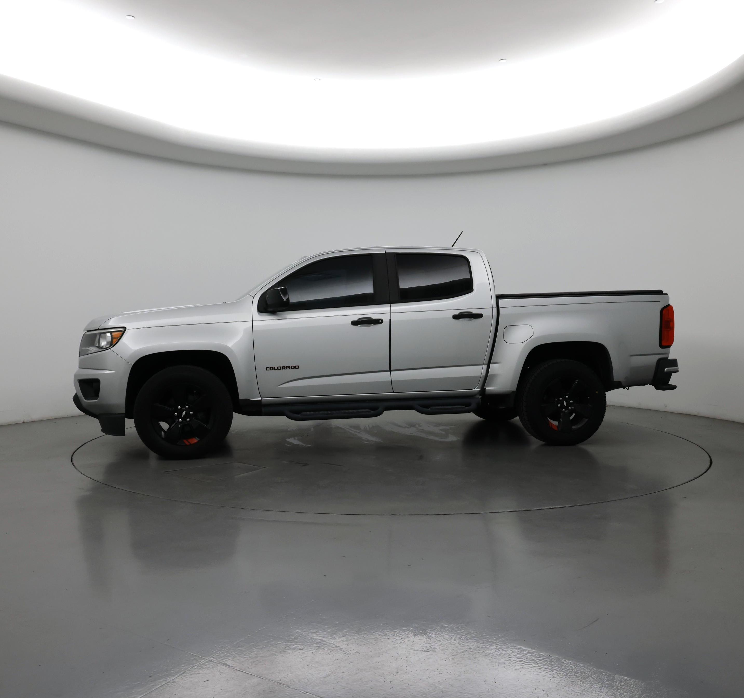 Thumbnail: 2019 Chevrolet Colorado - 3