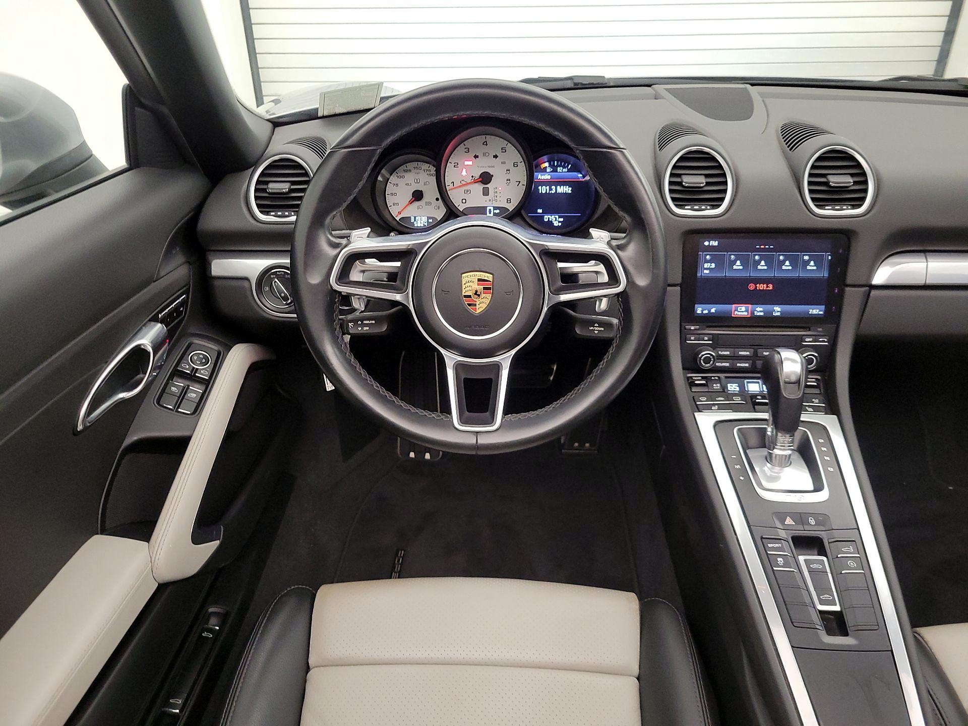 Thumbnail: 2018 Porsche 718 Boxster - 10