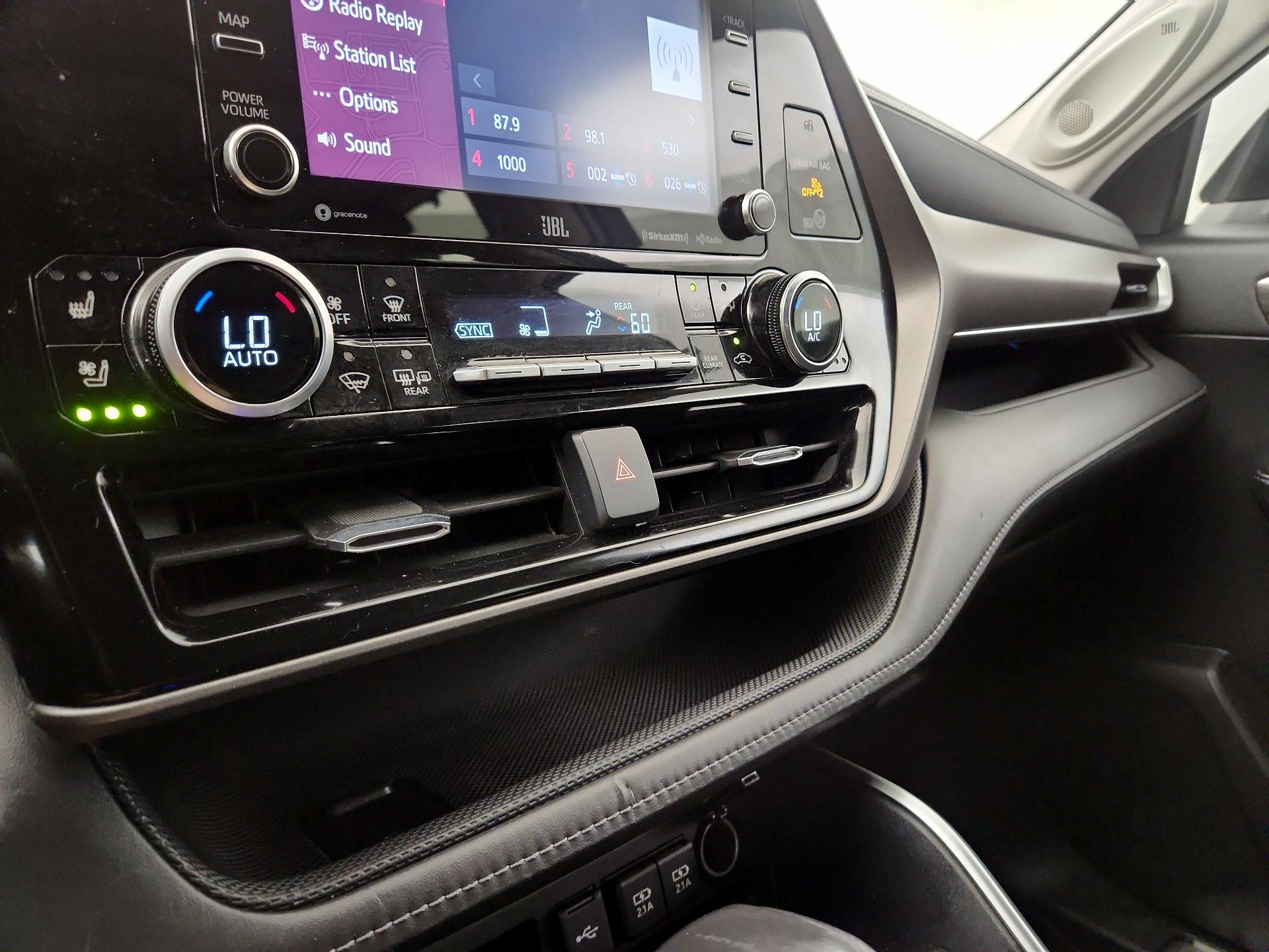 Thumbnail: 2021 Toyota Highlander - 14