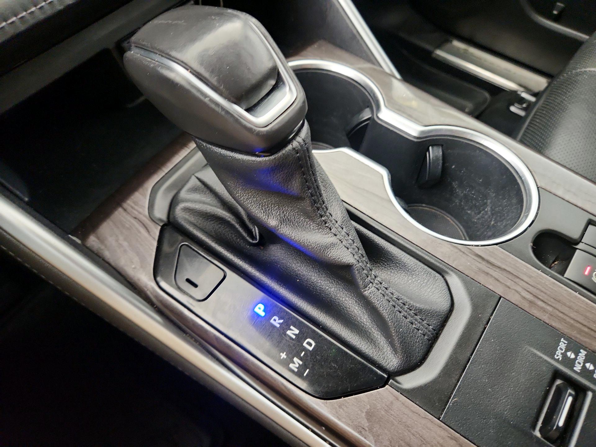 Thumbnail: 2021 Toyota Highlander - 15