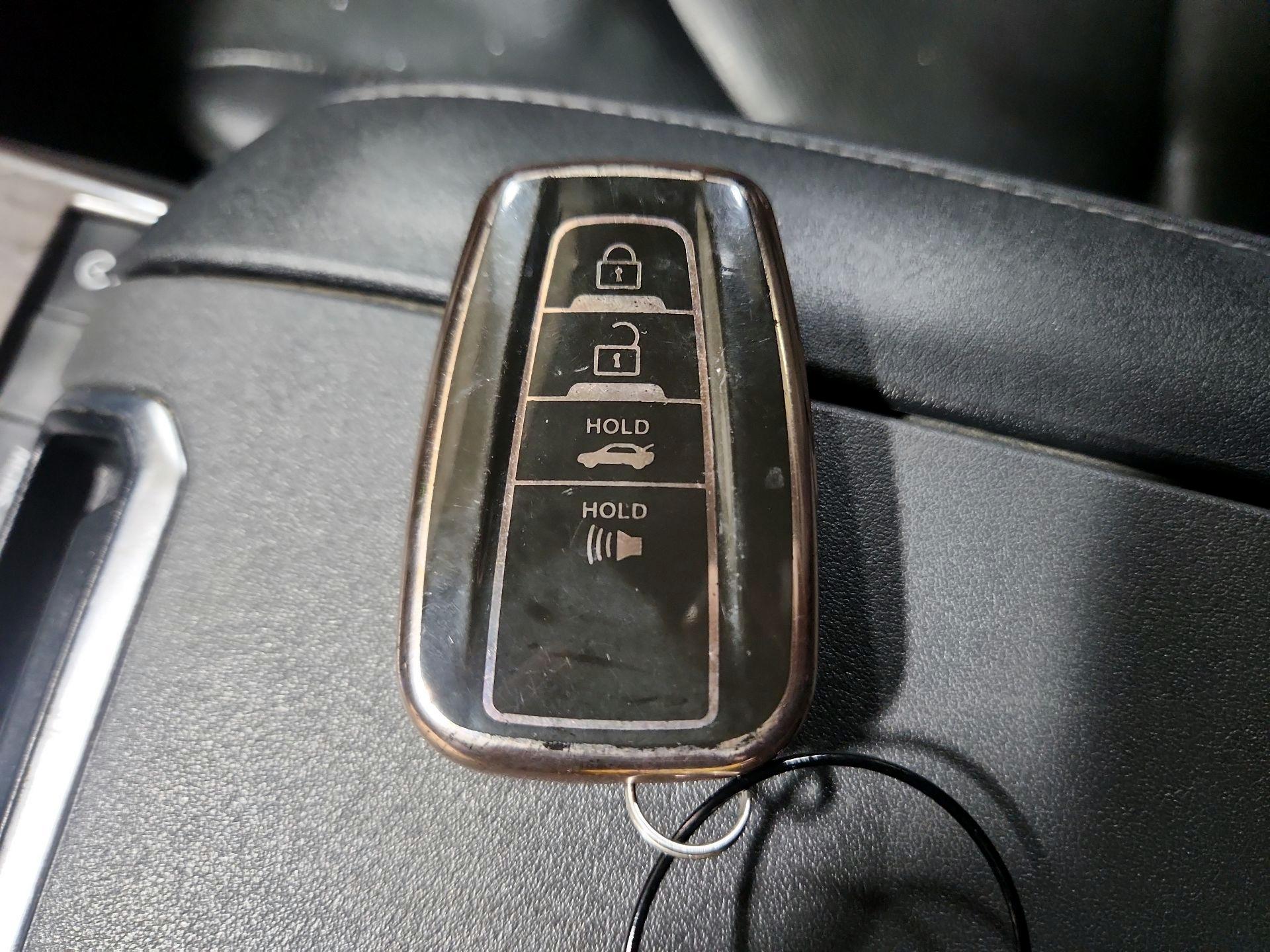 Thumbnail: 2021 Toyota Highlander - 18