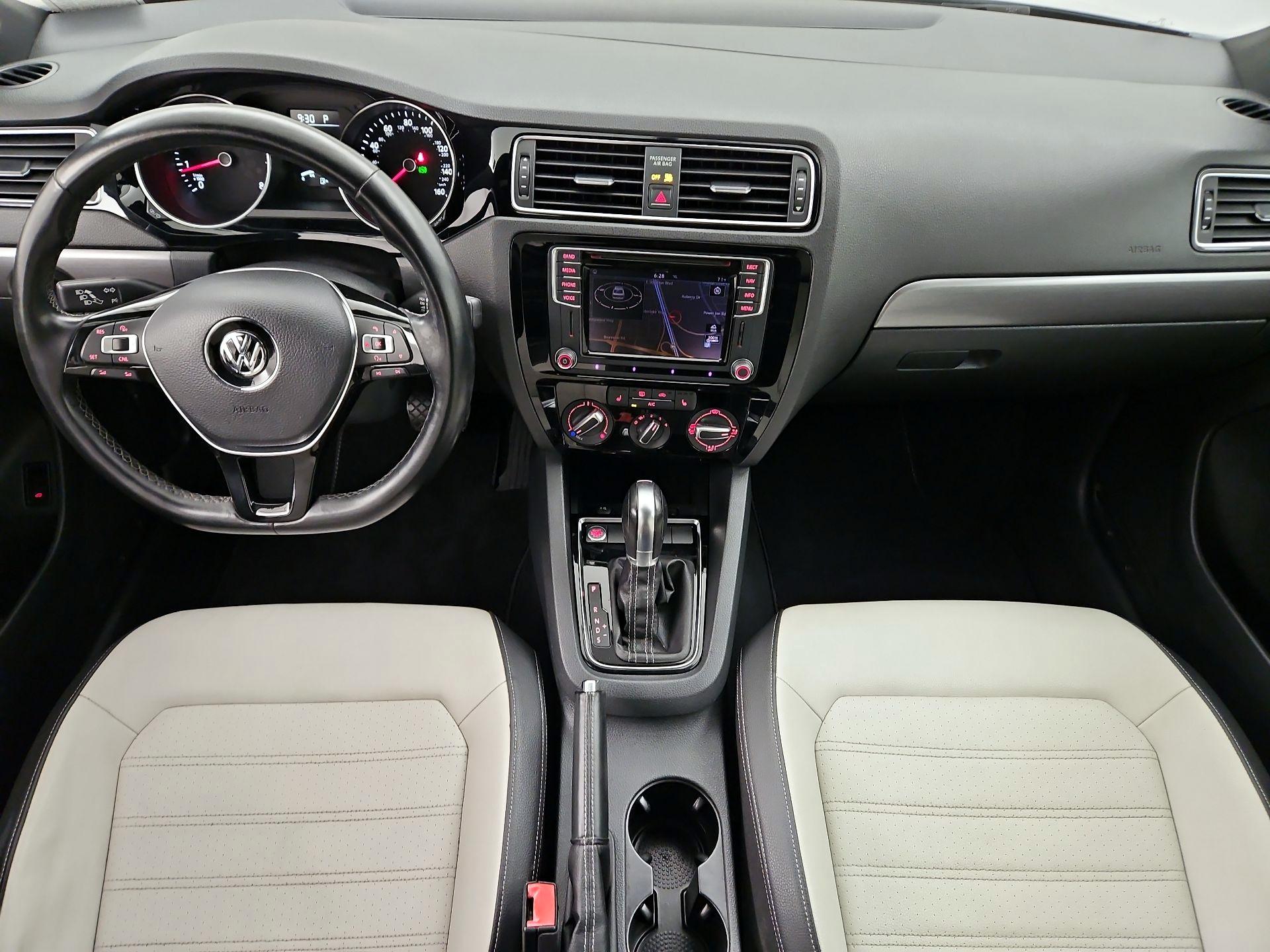 Thumbnail: 2016 Volkswagen Jetta - 9