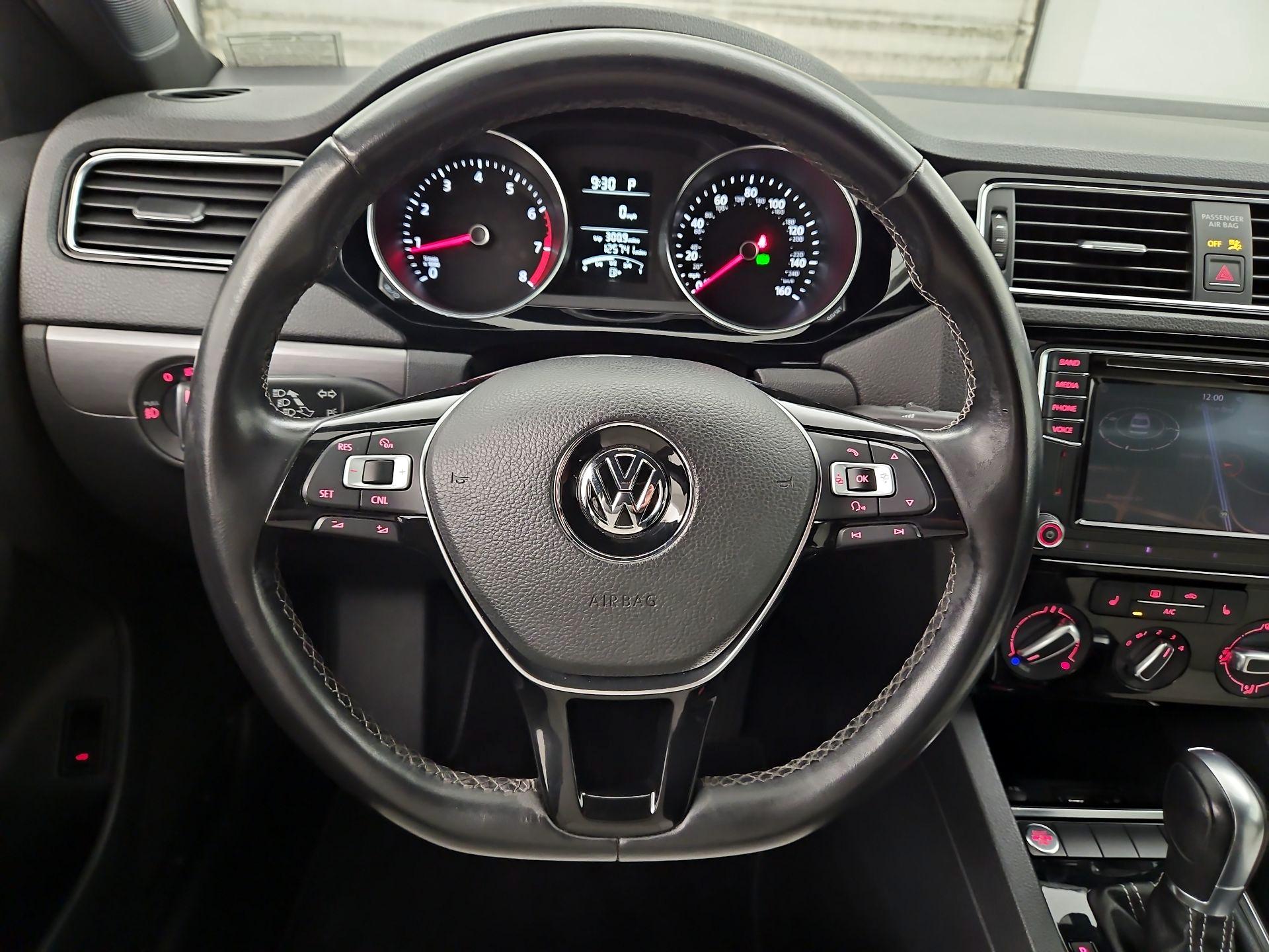 Thumbnail: 2016 Volkswagen Jetta - 10