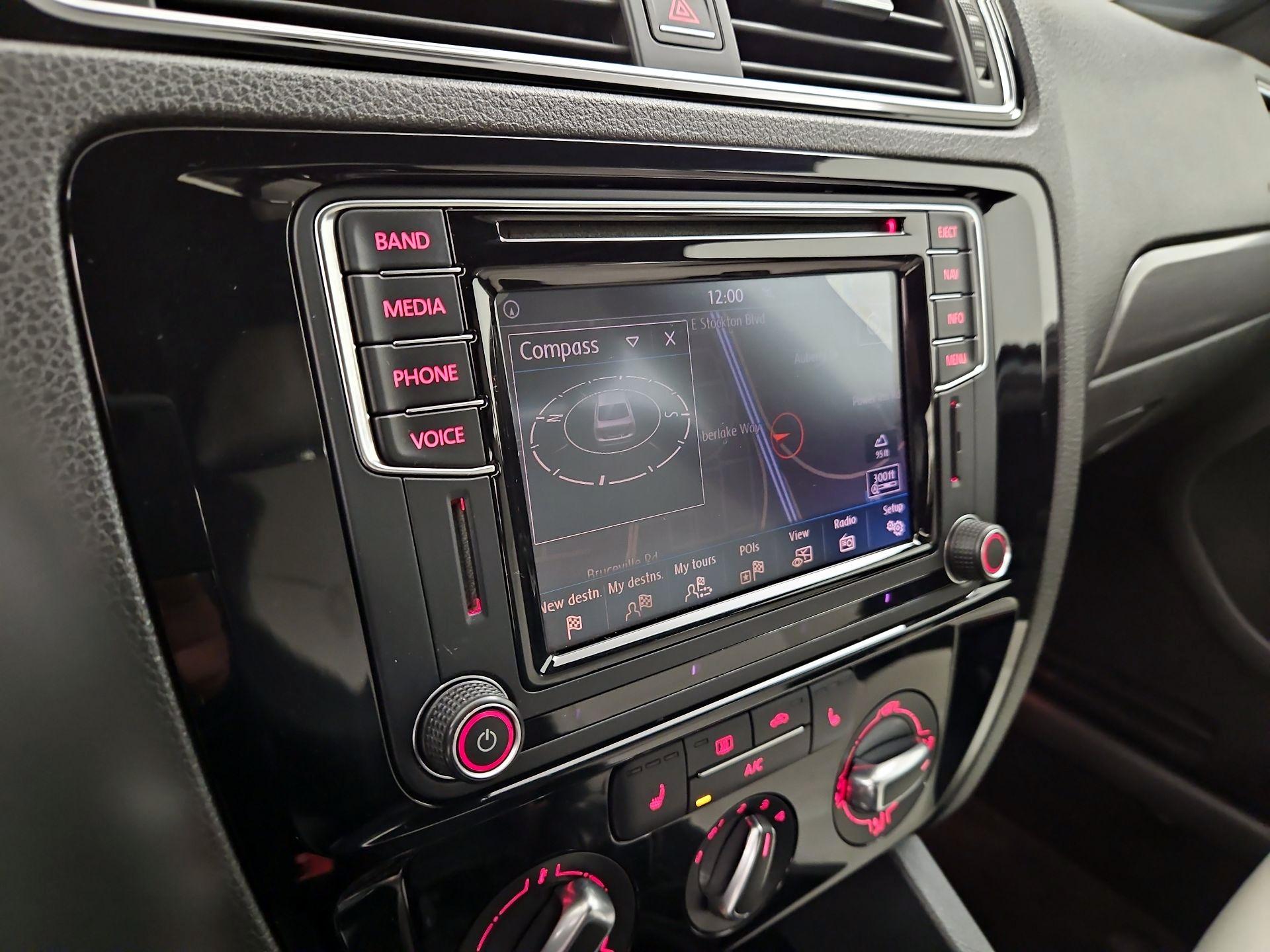Thumbnail: 2016 Volkswagen Jetta - 14