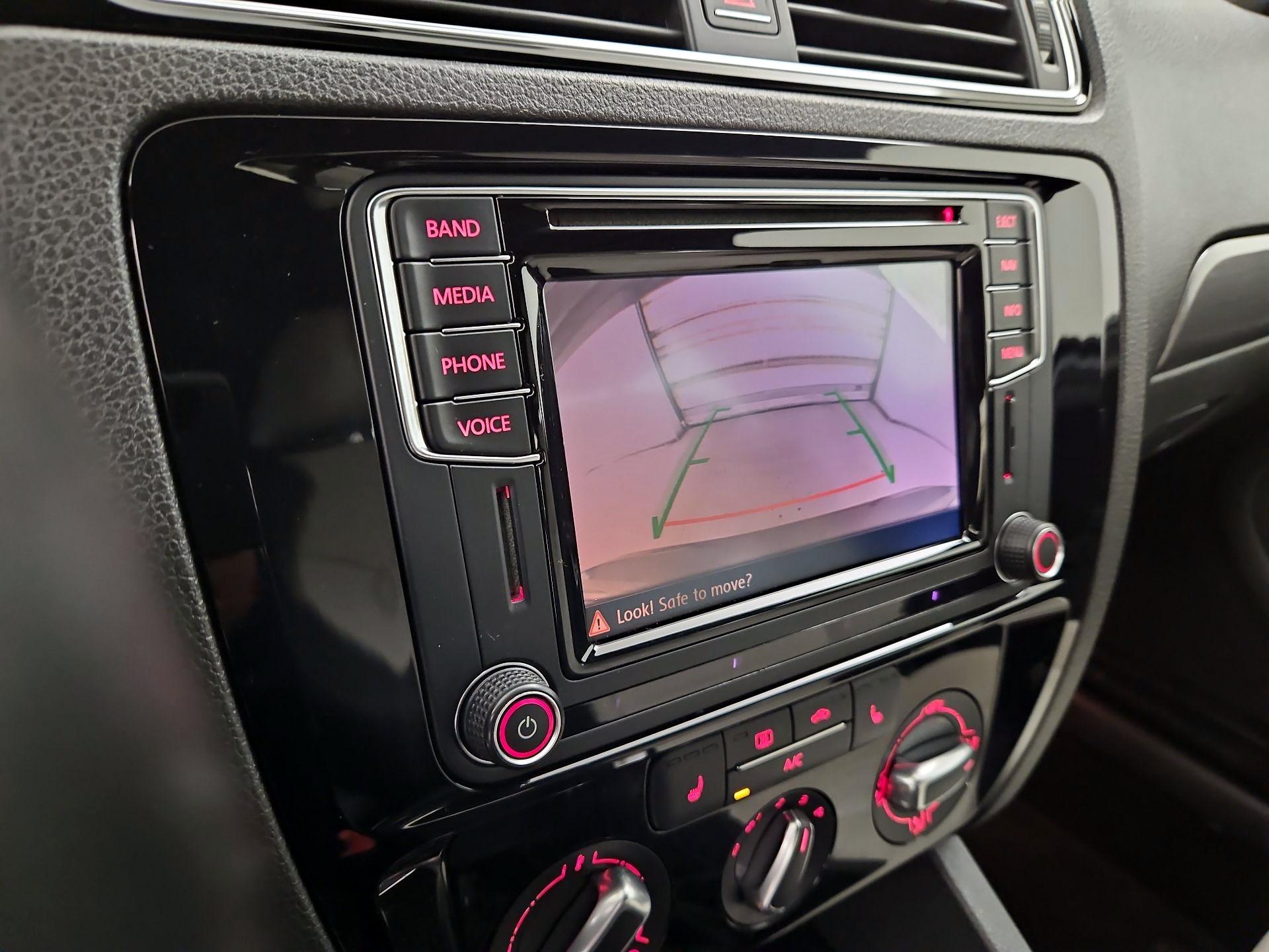 Thumbnail: 2016 Volkswagen Jetta - 15
