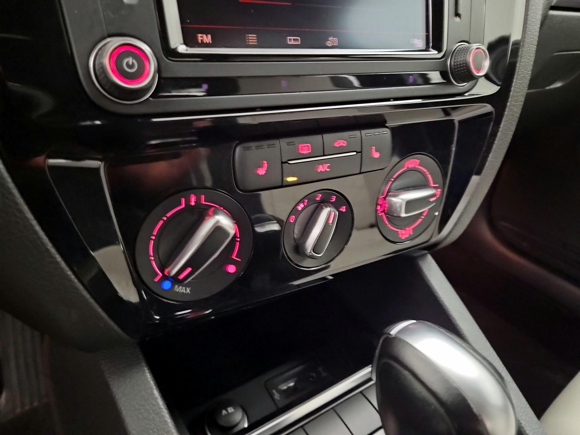 Thumbnail: 2016 Volkswagen Jetta - 17