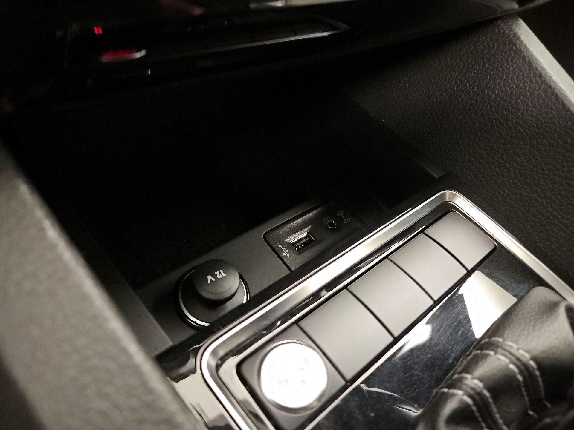 Thumbnail: 2016 Volkswagen Jetta - 19