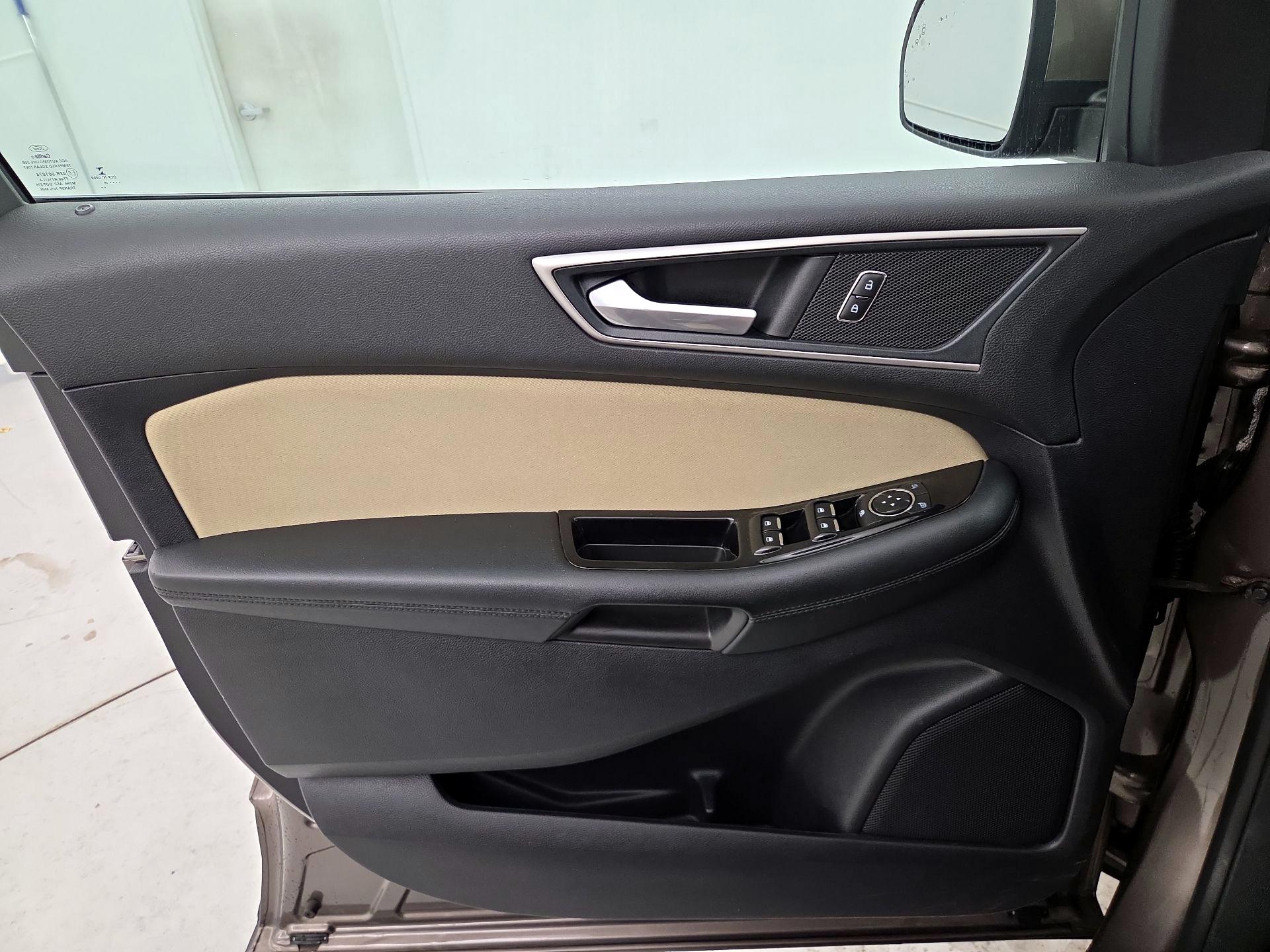 Thumbnail: 2019 Ford Edge - 12