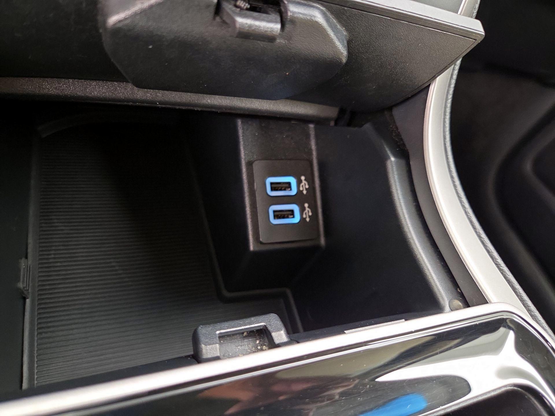 Thumbnail: 2019 Ford Edge - 18
