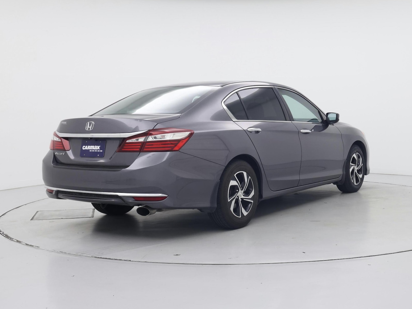 2017 Honda Accord LX - Photo 9