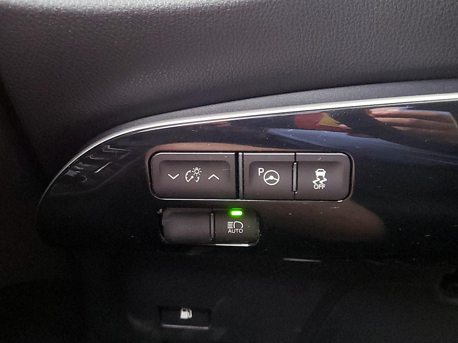 2018 Toyota Prius Two - Photo 14