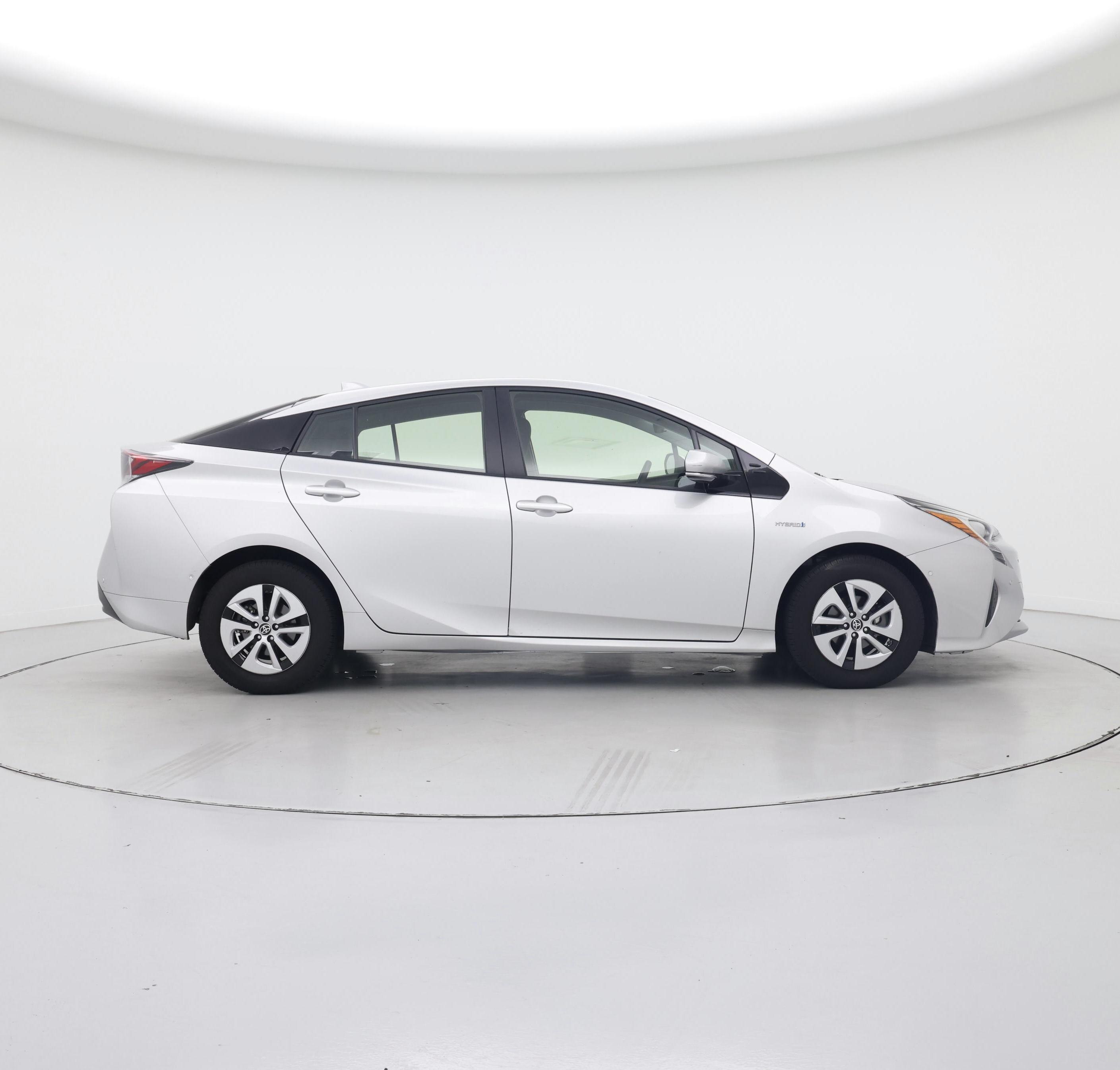 Thumbnail: 2018 Toyota Prius - 7