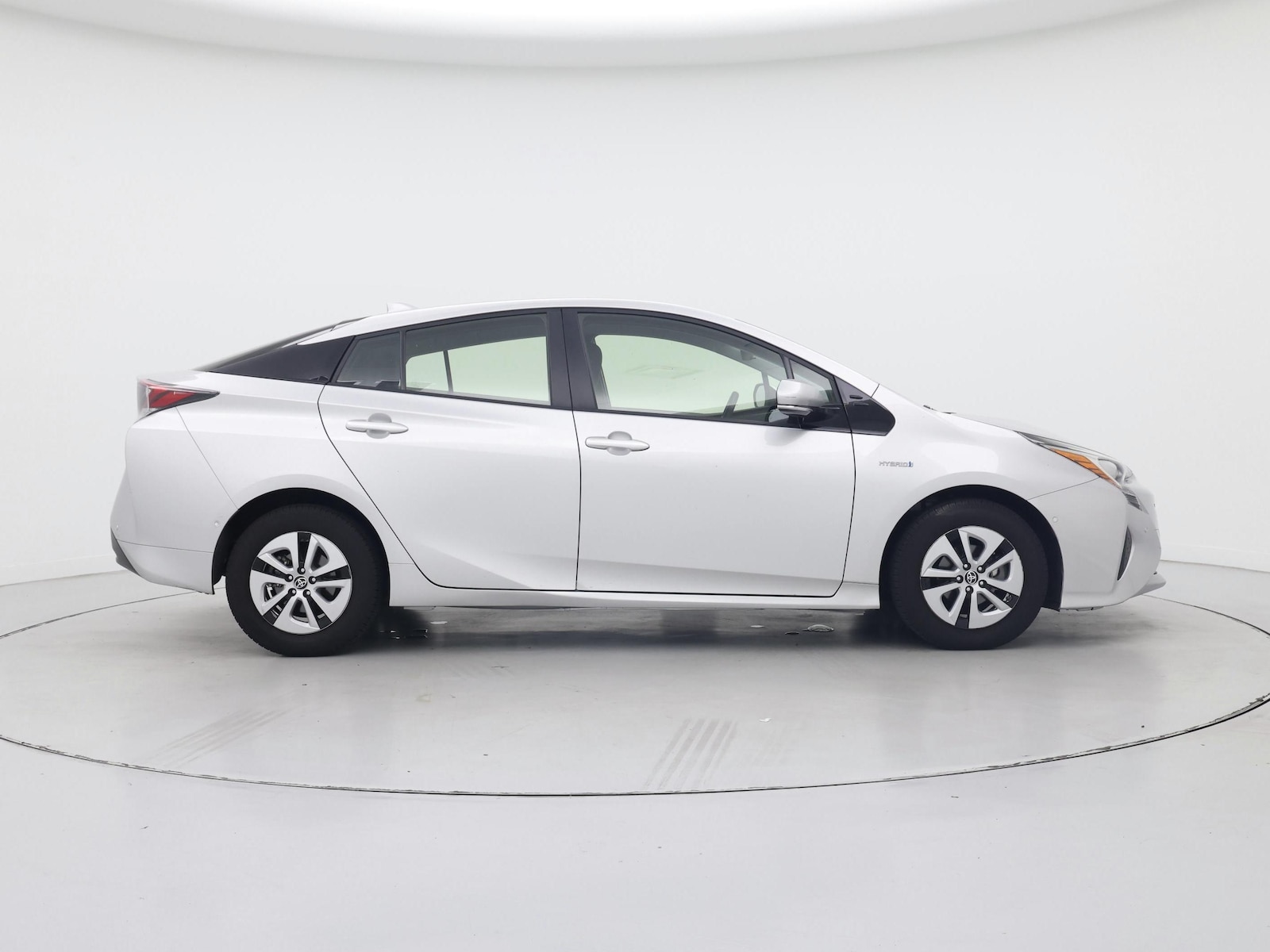 2018 Toyota Prius Two - Photo 8