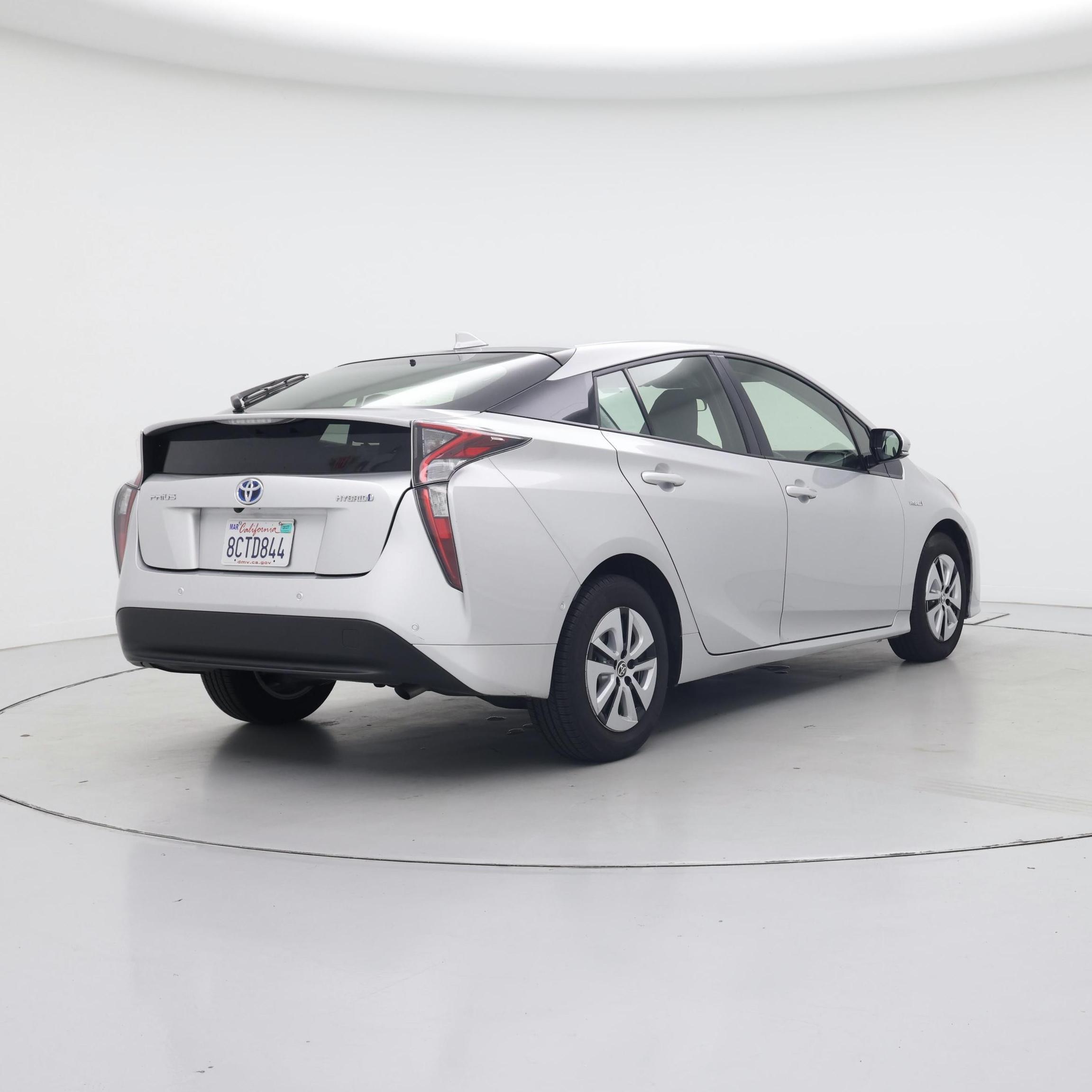 Thumbnail: 2018 Toyota Prius - 8