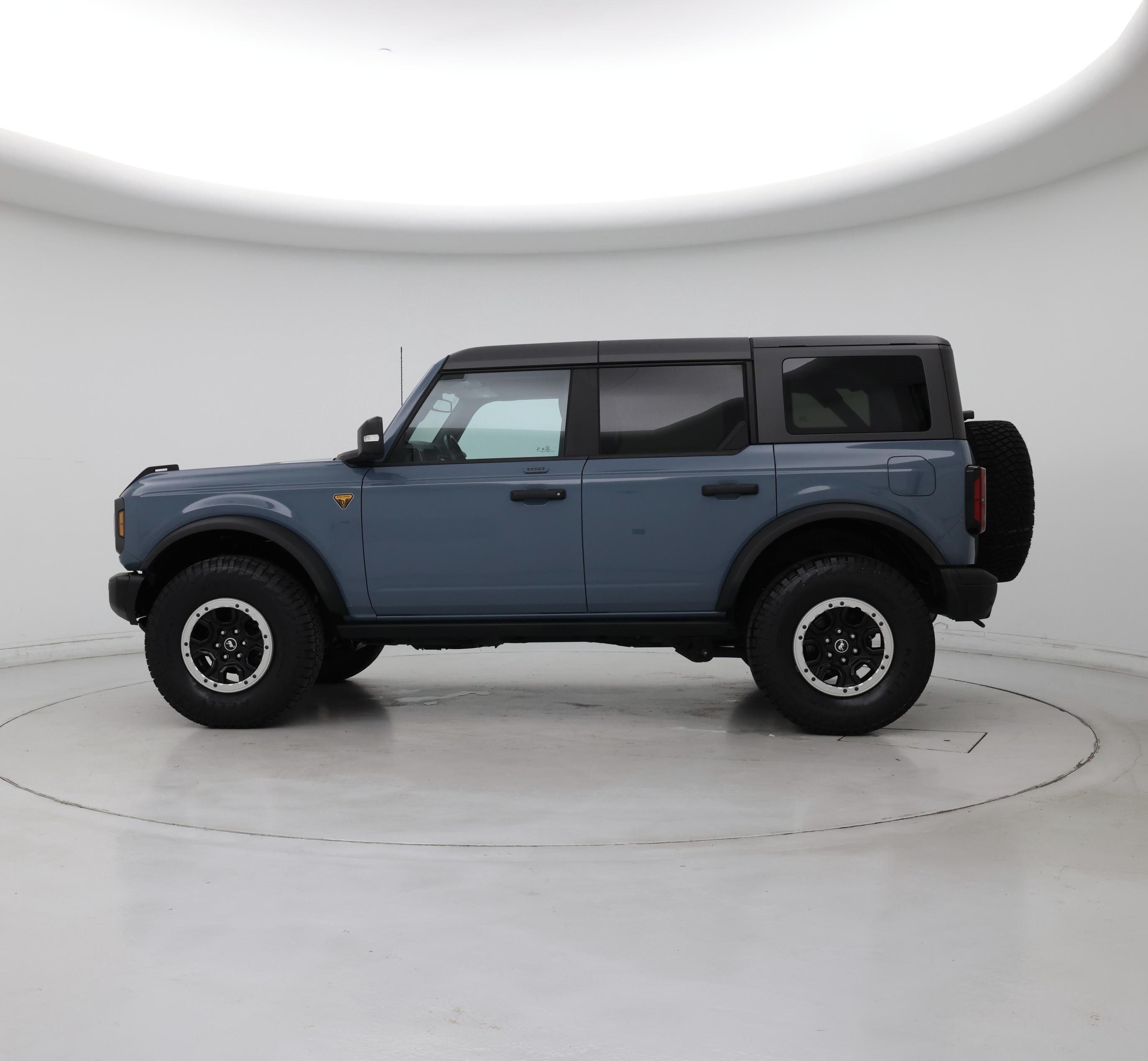 Thumbnail: 2022 Ford Bronco - 3