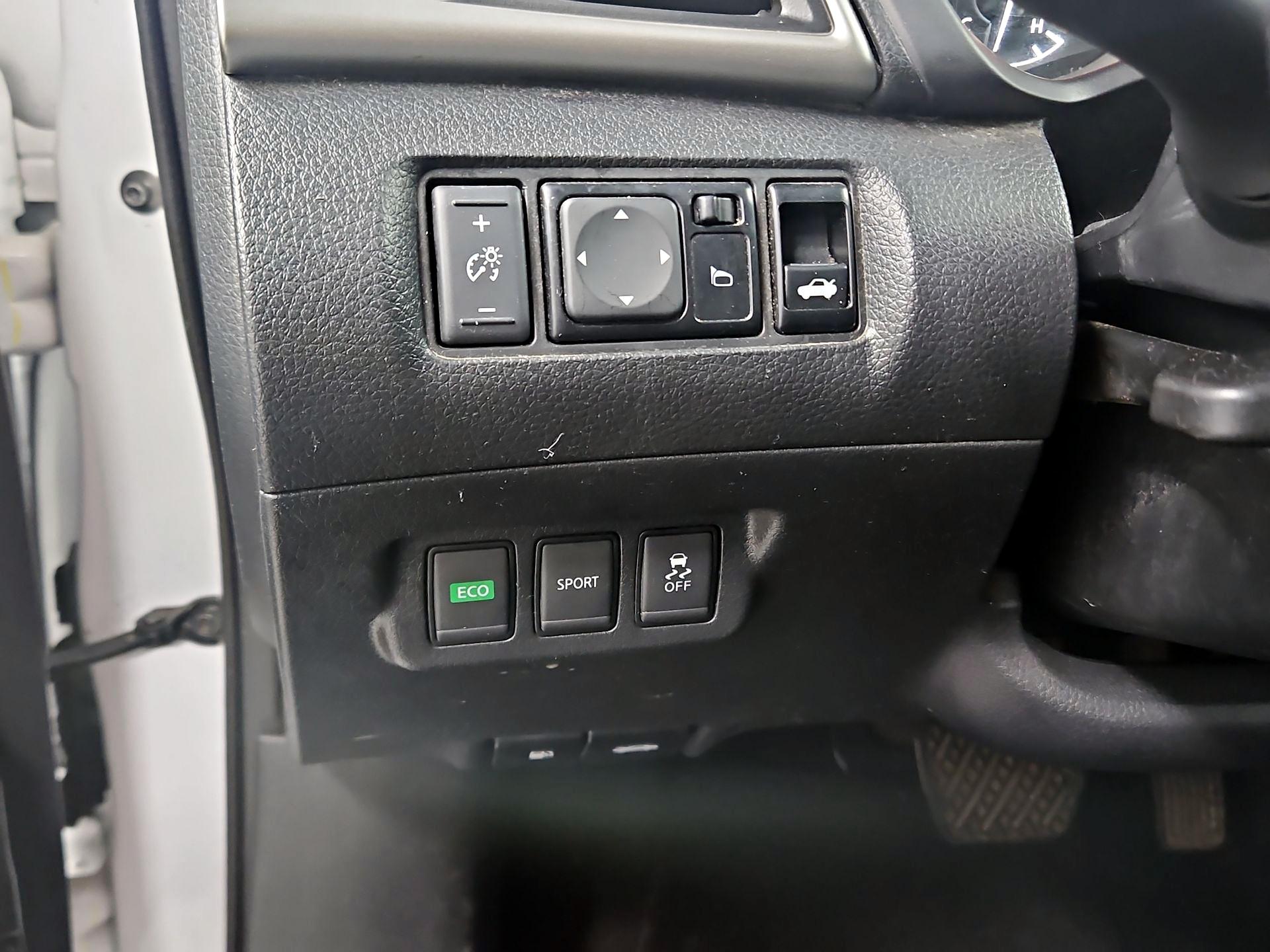 Thumbnail: 2018 Nissan Sentra - 13