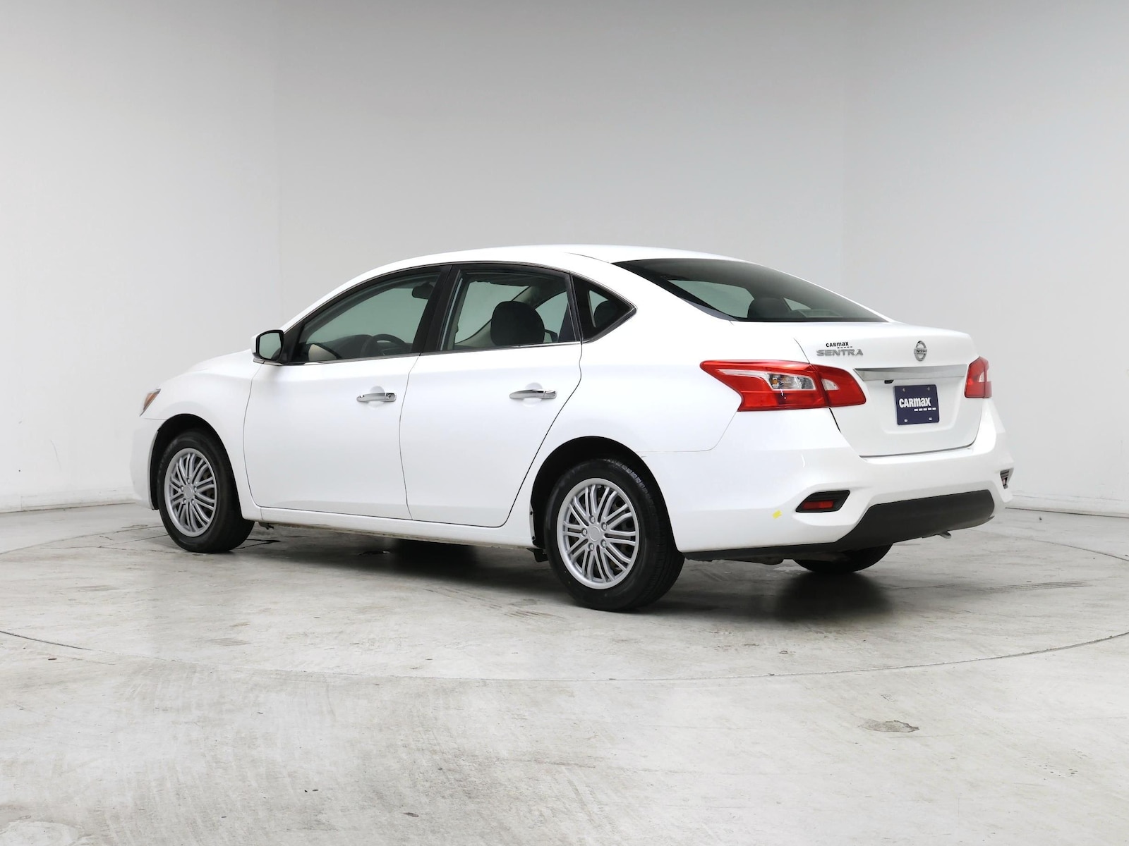 2018 Nissan Sentra S - Photo 3