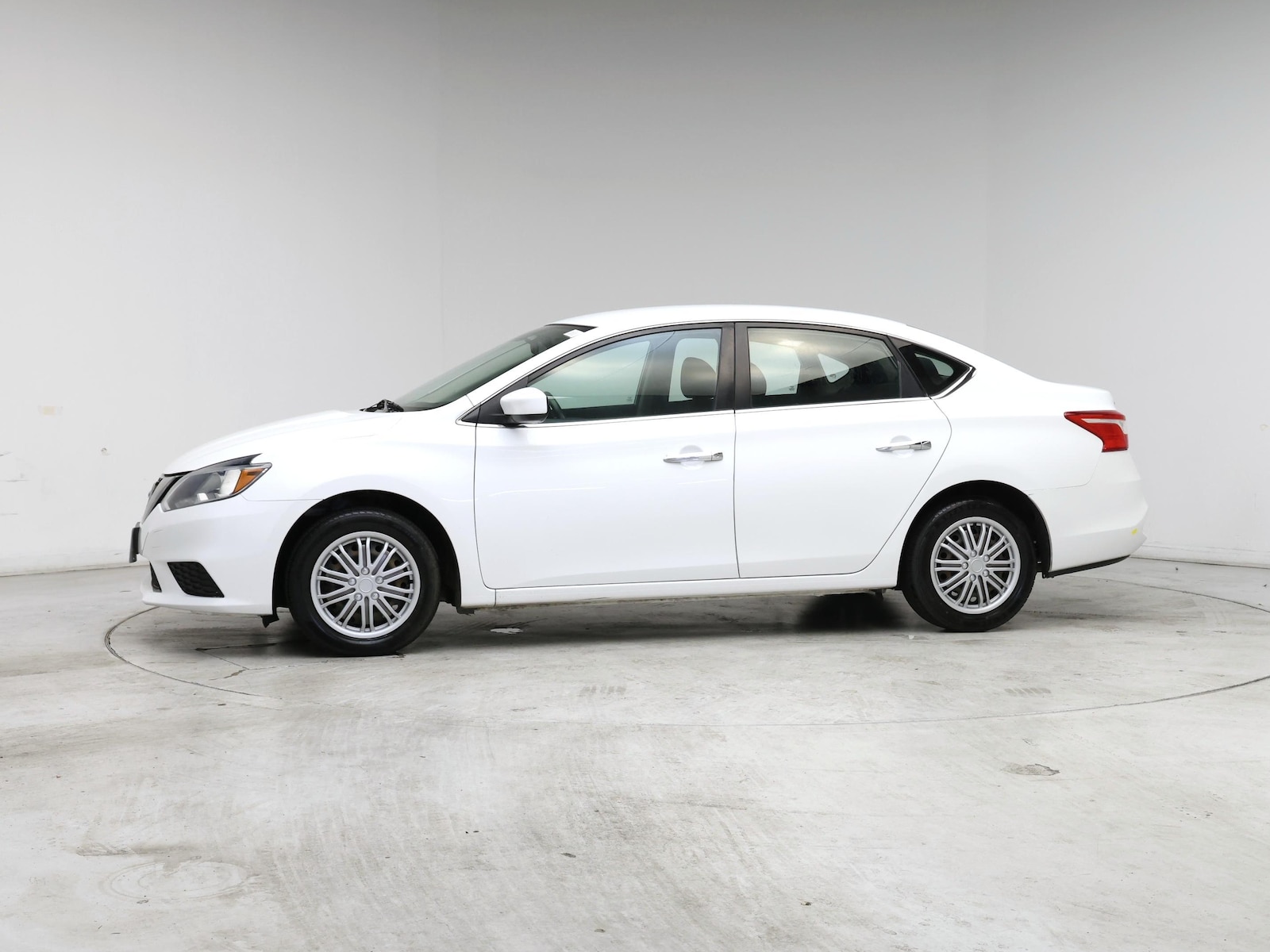 2018 Nissan Sentra S - Photo 4
