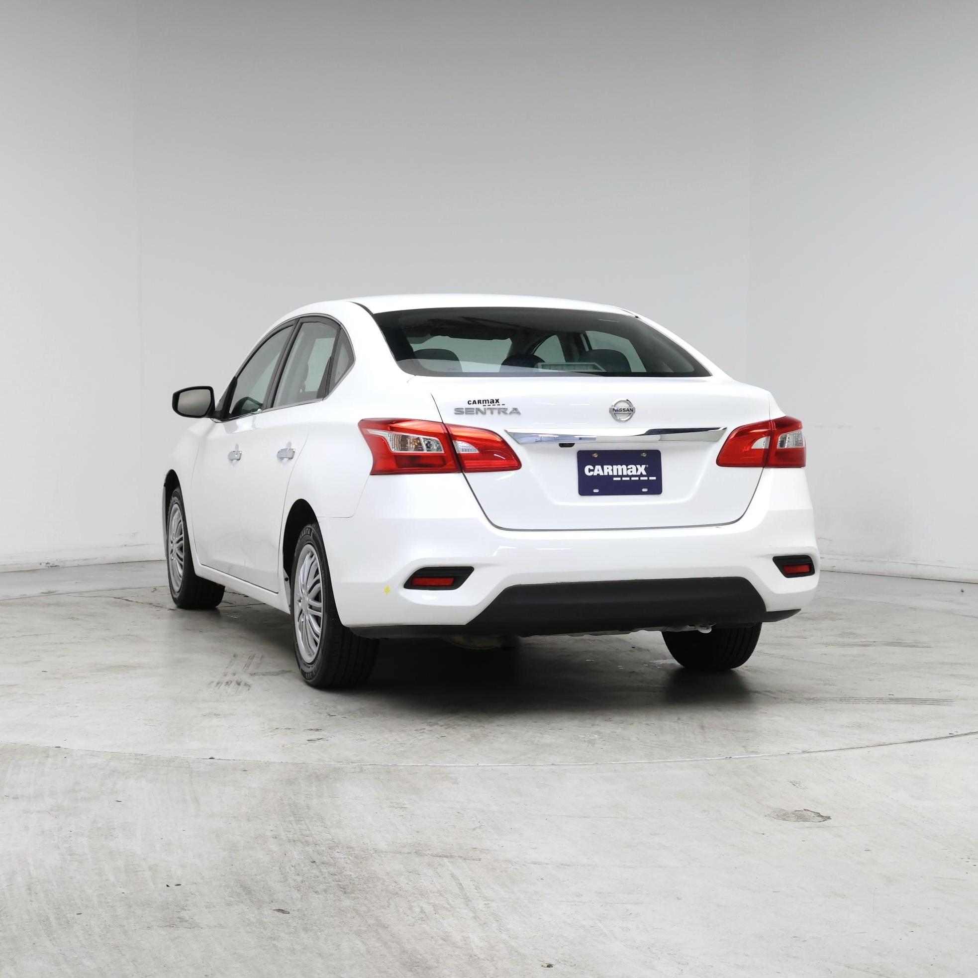 Thumbnail: 2018 Nissan Sentra - 6