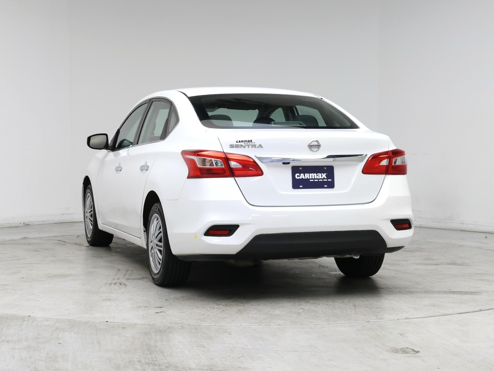 2018 Nissan Sentra S - Photo 7