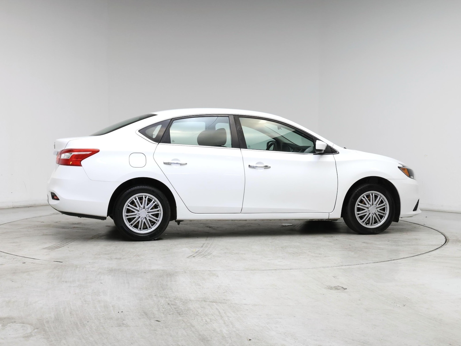 2018 Nissan Sentra S - Photo 8