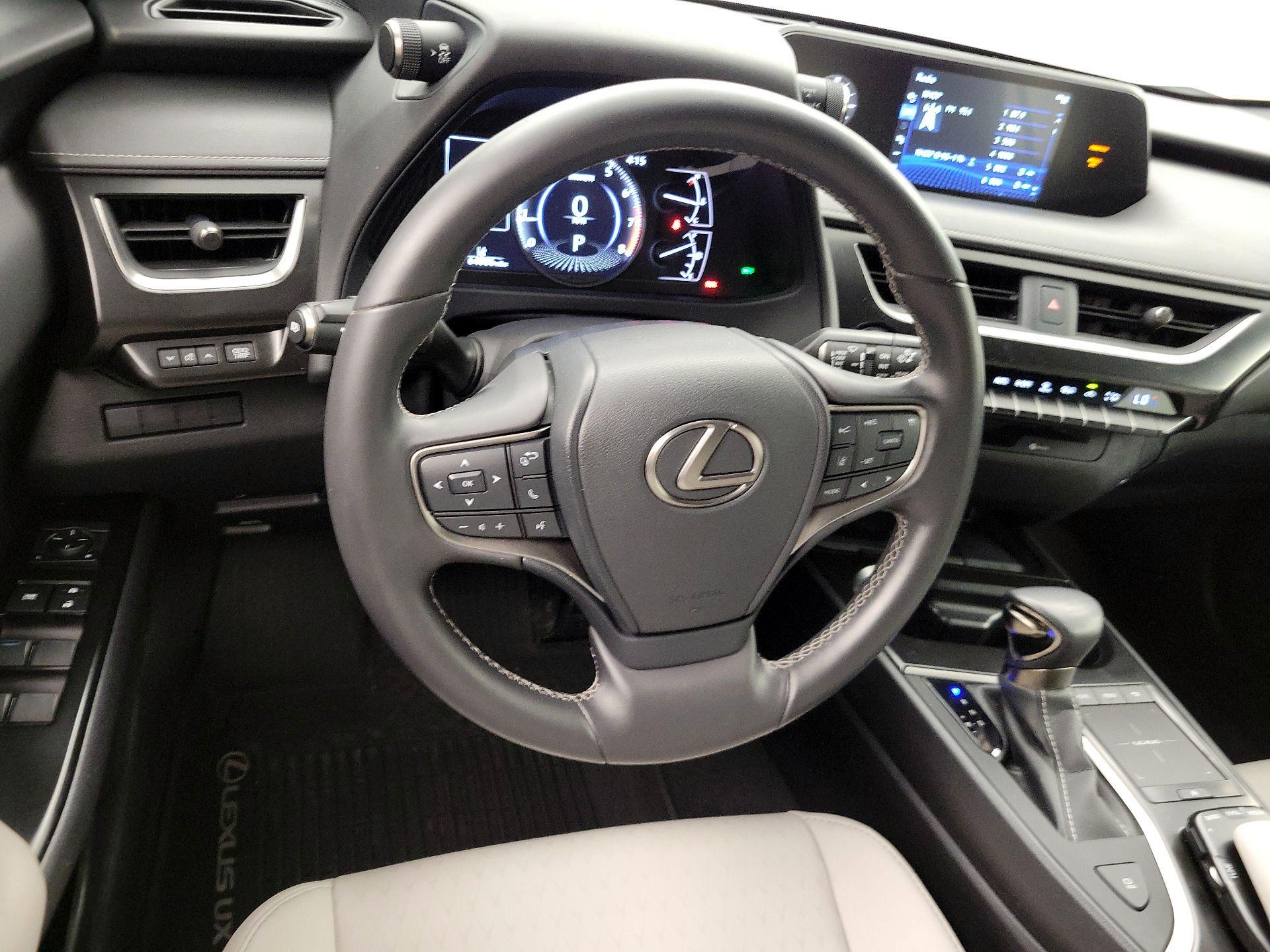 Thumbnail: 2021 Lexus UX - 10