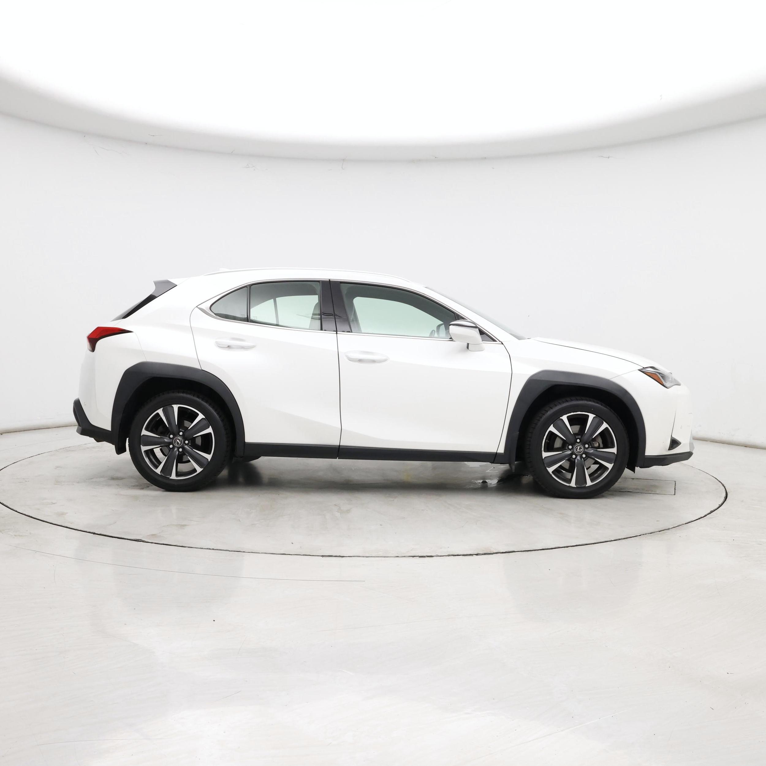 Thumbnail: 2021 Lexus UX - 7