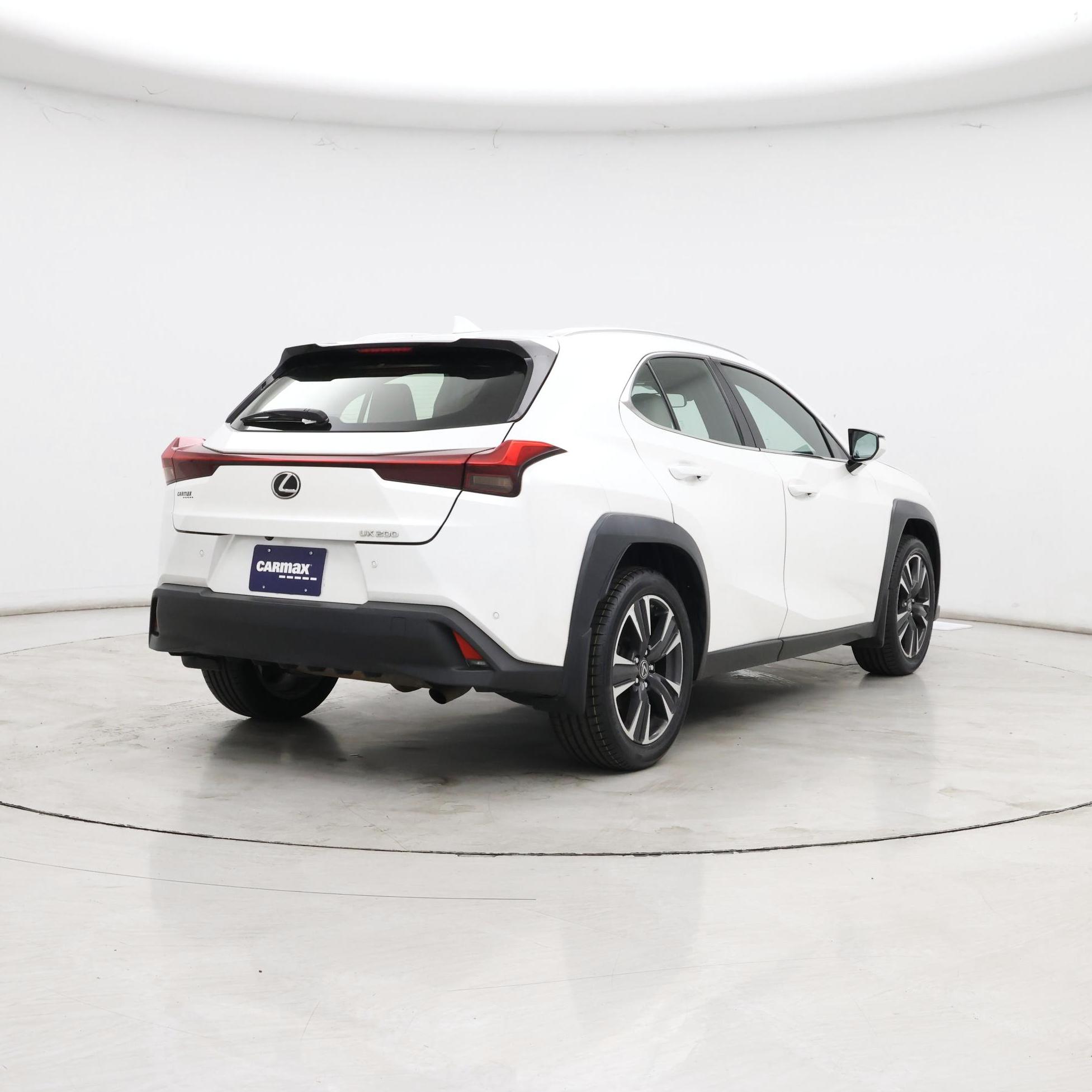 Thumbnail: 2021 Lexus UX - 8
