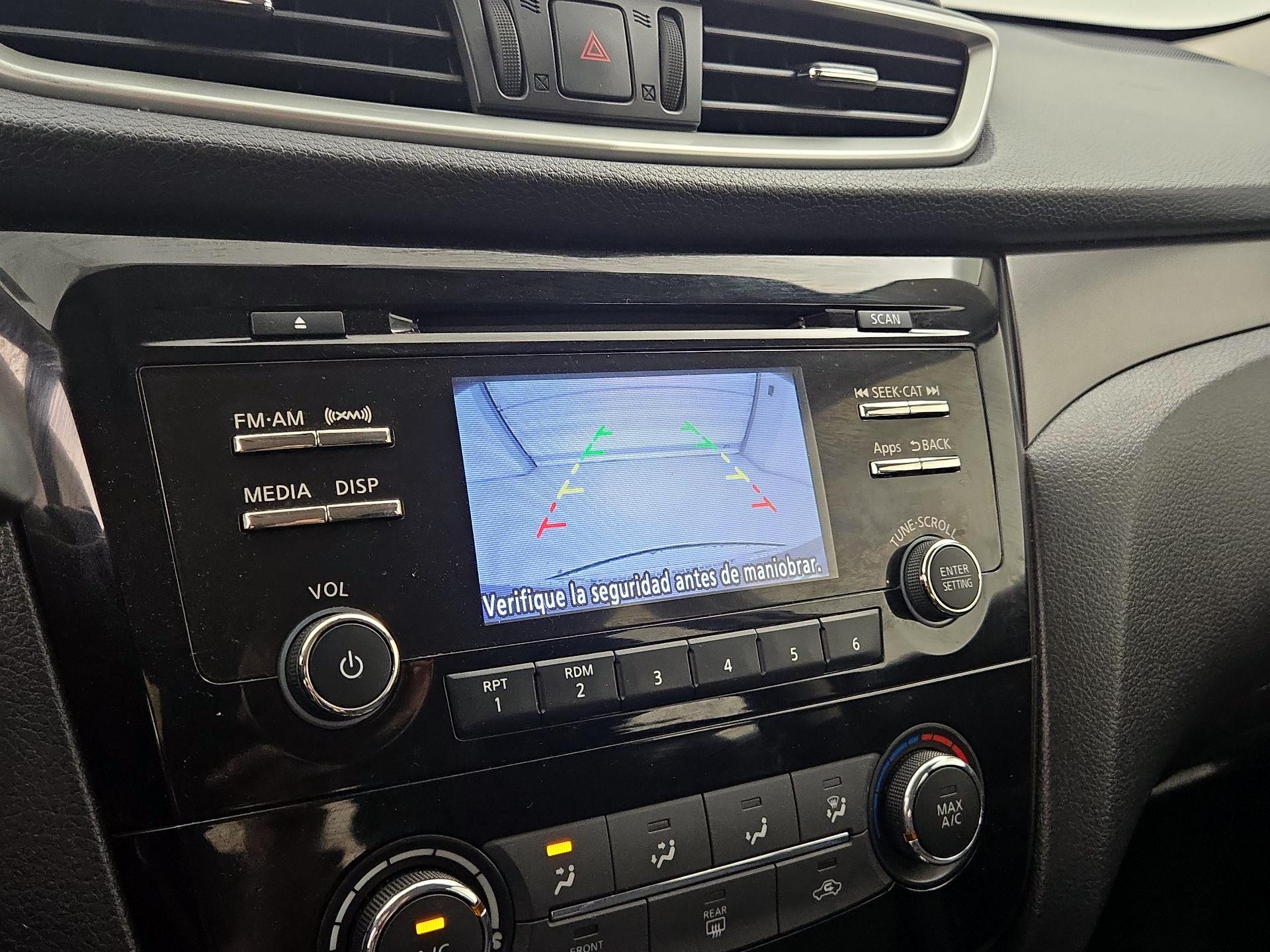 Thumbnail: 2015 Nissan Rogue - 14