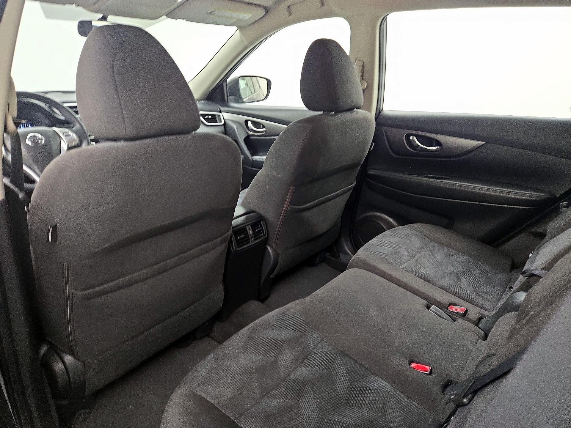 Thumbnail: 2015 Nissan Rogue - 19