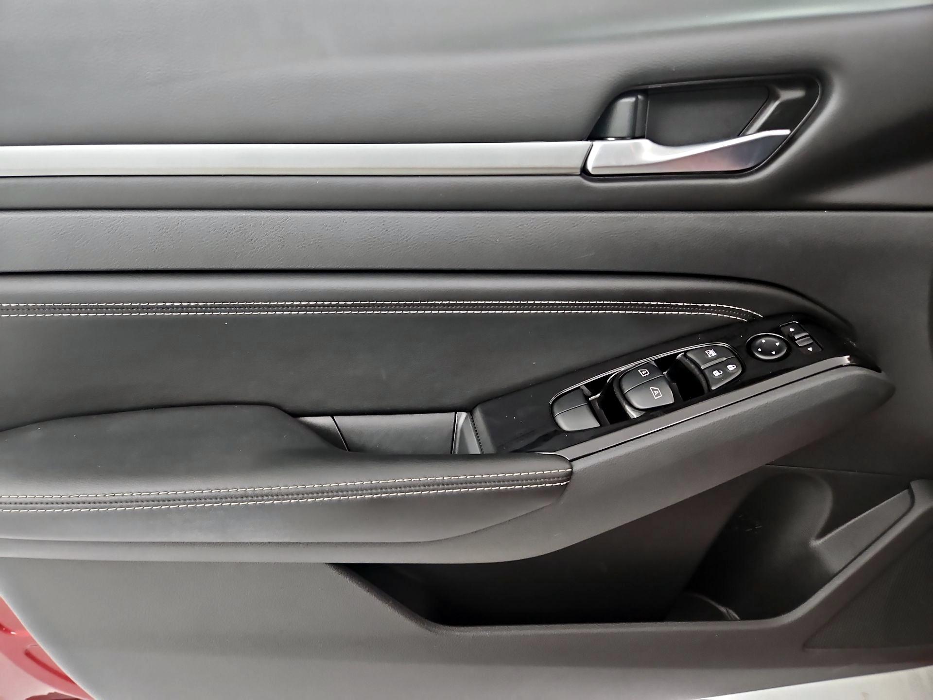 Thumbnail: 2021 Nissan Altima - 10