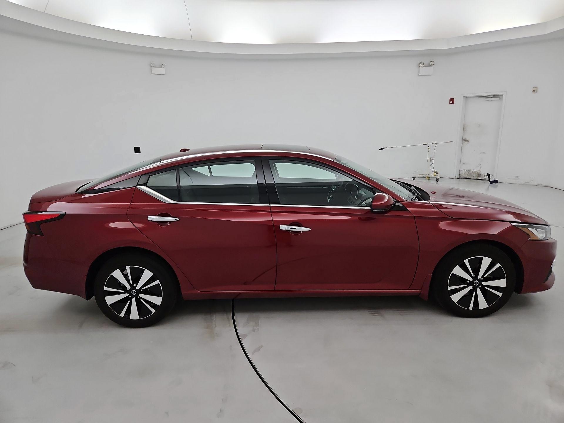 Thumbnail: 2021 Nissan Altima - 4