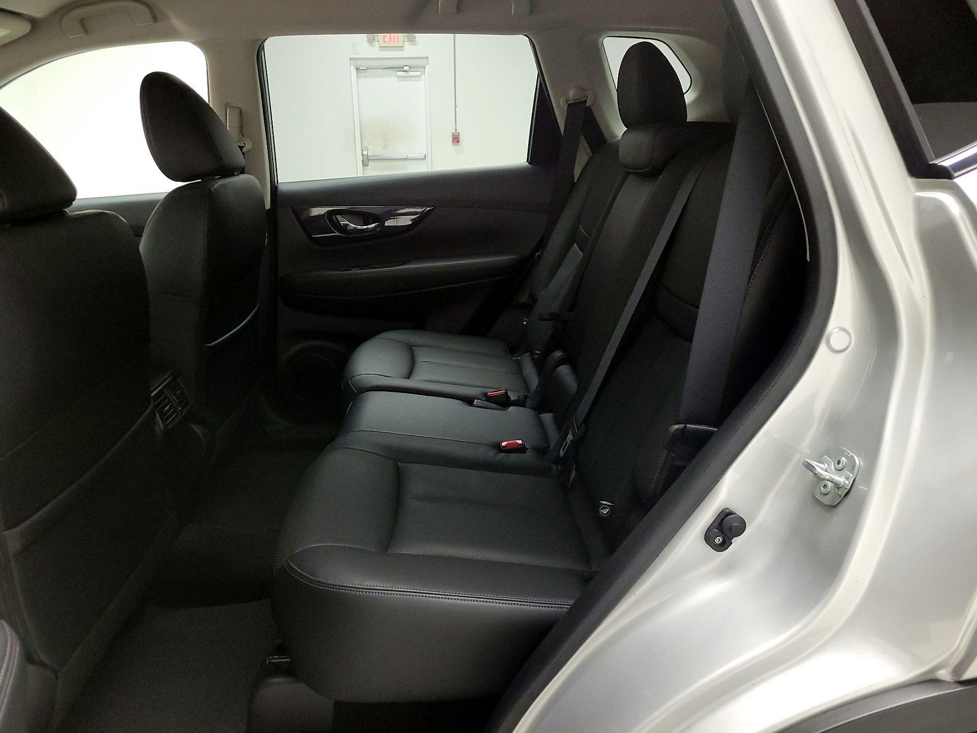 Thumbnail: 2017 Nissan Rogue - 20