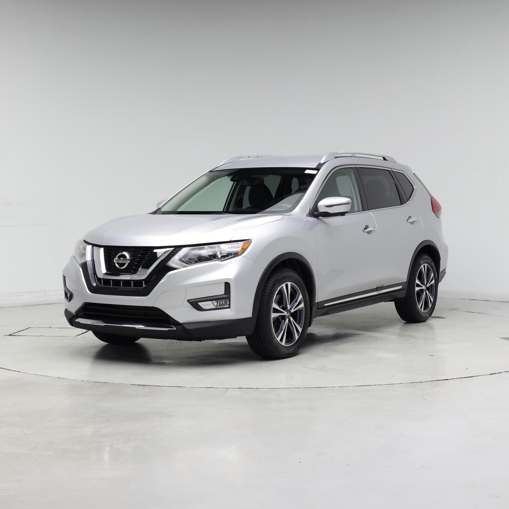Thumbnail: 2017 Nissan Rogue - 4