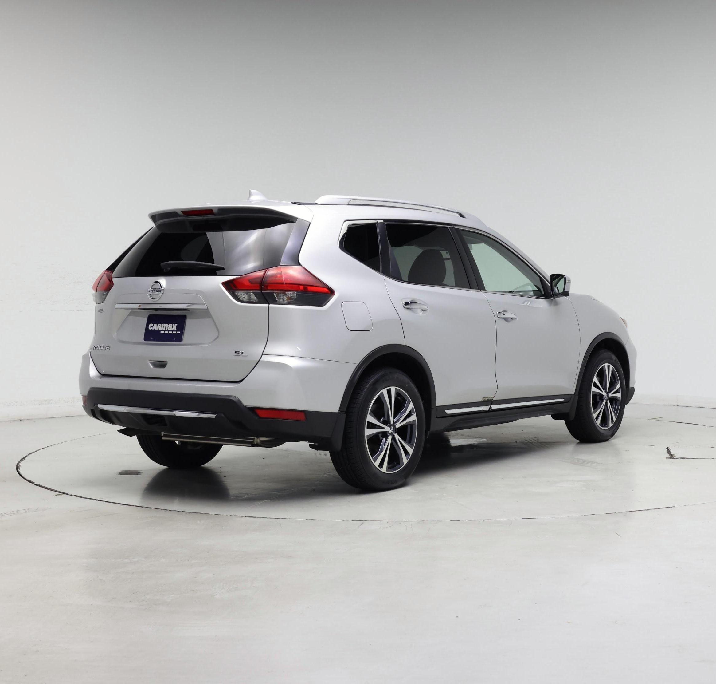 Thumbnail: 2017 Nissan Rogue - 8