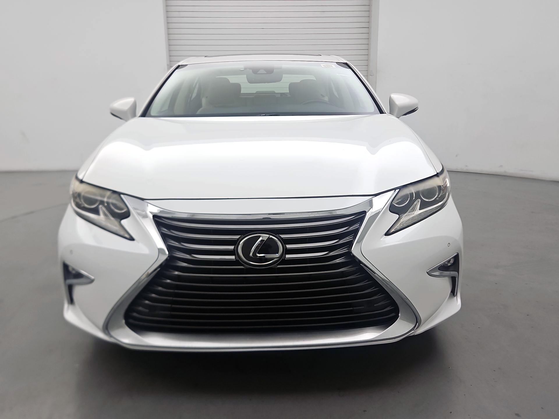 Thumbnail: 2016 Lexus ES - 2