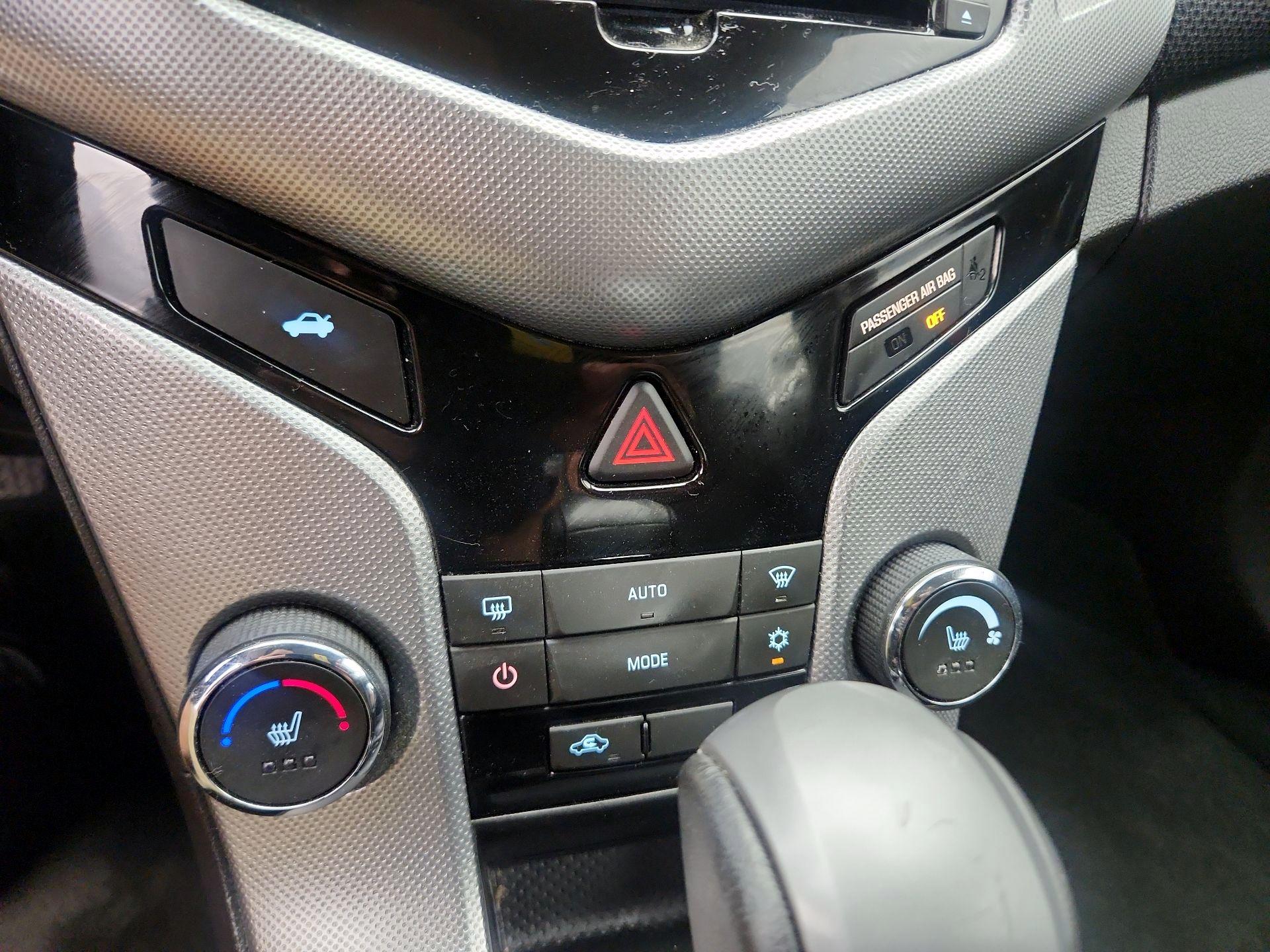 Thumbnail: 2016 Chevrolet Cruze - 16